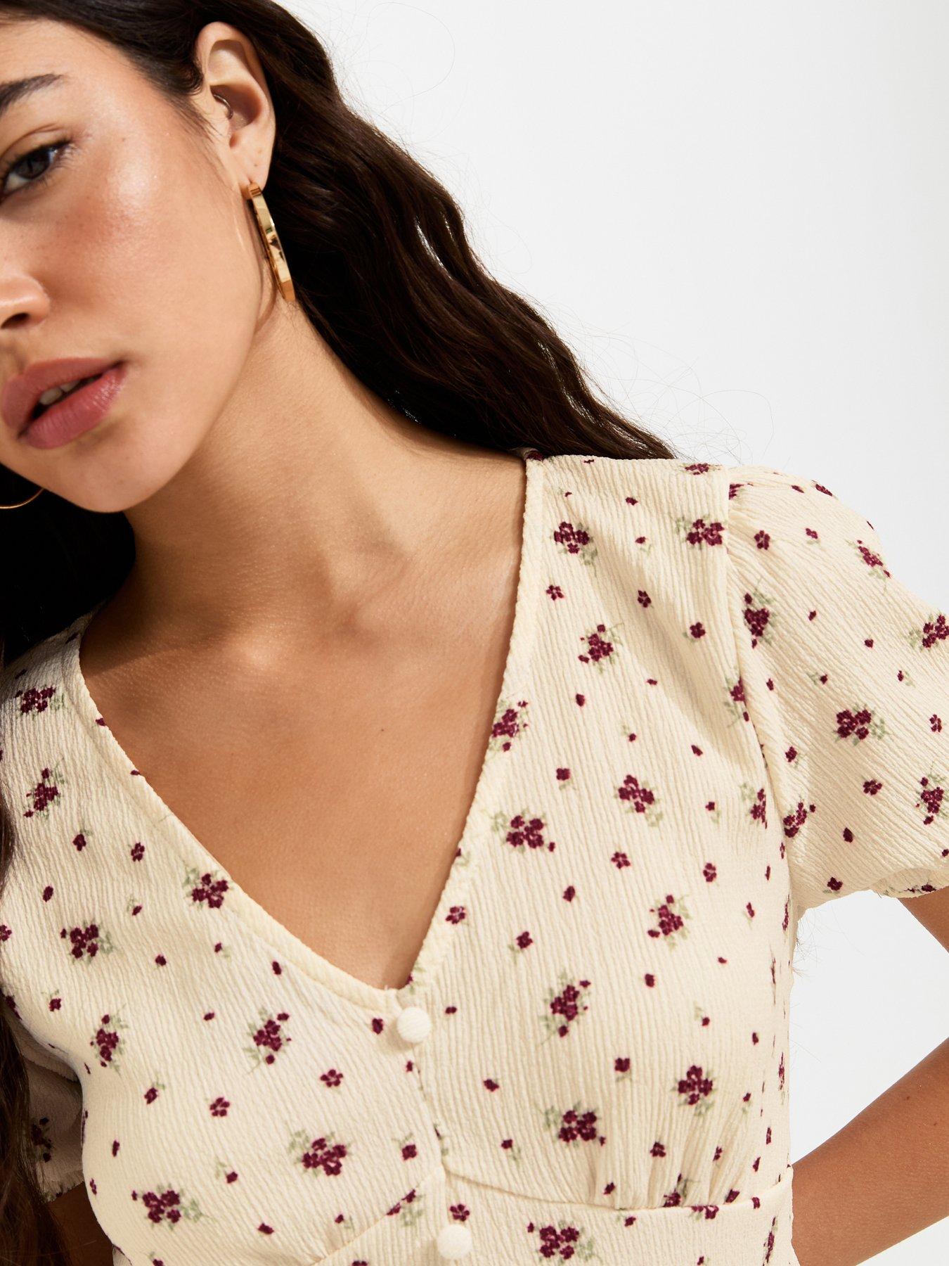 Image 4 of 5 of New Look Floral V-Neck Short Sleeve Mini Dress - White