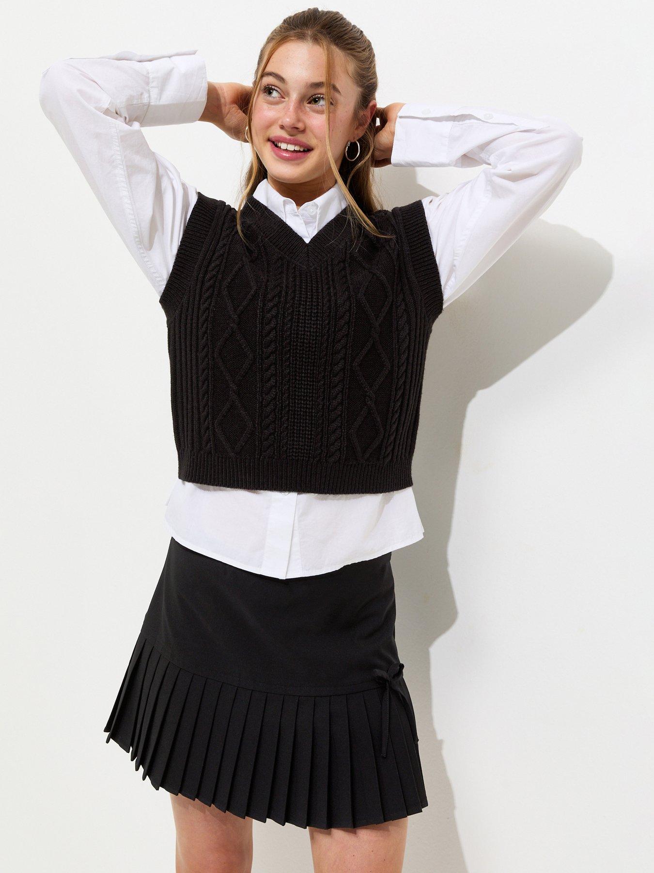 New Look 915 Girls V-Neck Cable Knit Tank Top - Black