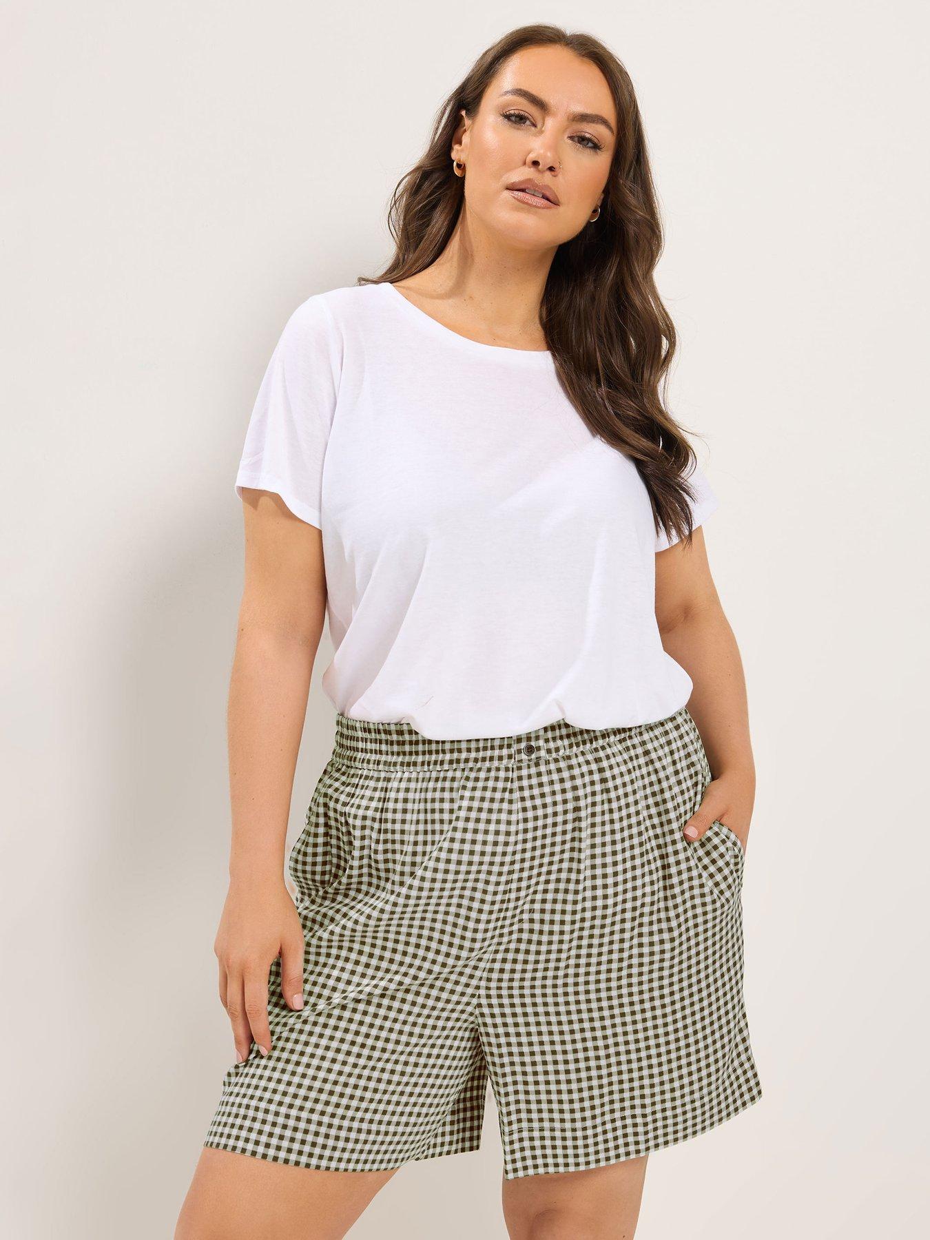 Image 1 of 4 of Yours Curve Gingham Shorts - Brown
