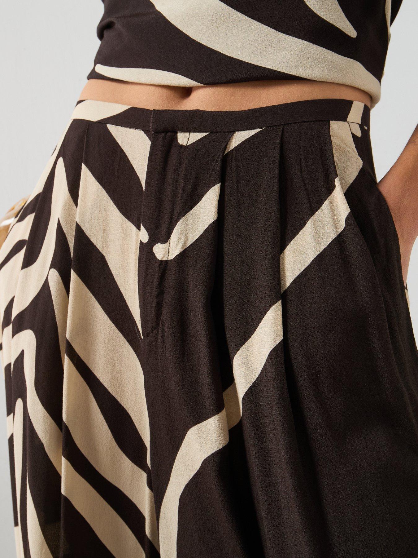 Image 6 of 6 of Mango Flowy Printed Co-Ord Trousers - Brown