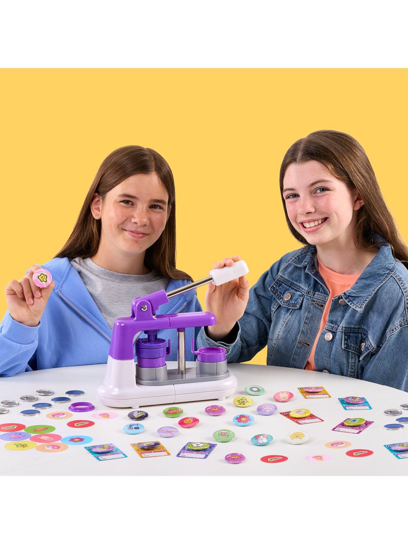 Image 6 of 8 of Giftie Press-To-Create Badge Maker Craft Kit