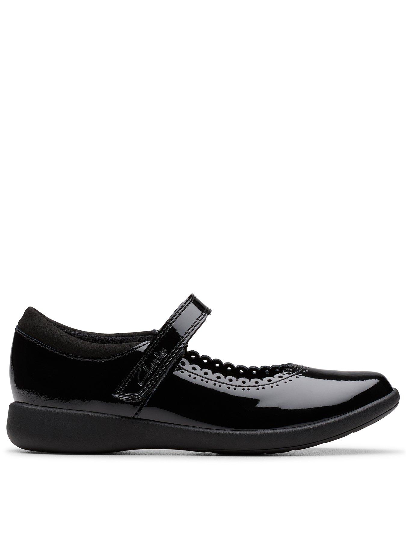 Clarks Junior Etch Pure Patent Leather Mary-jane Shoe, Black, Size 2 Older
