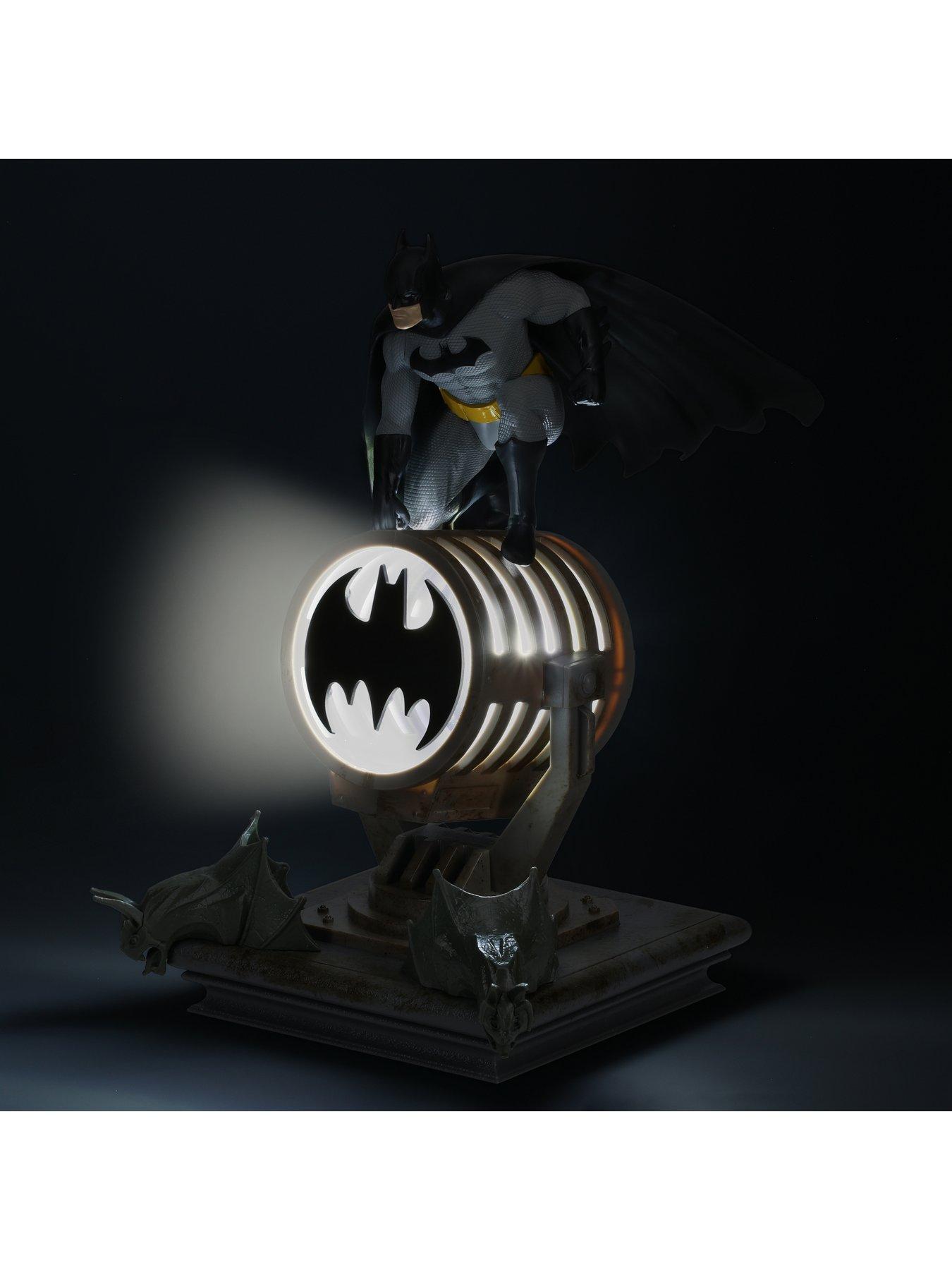 Image 2 of 5 of Batman Batman Figurine Light