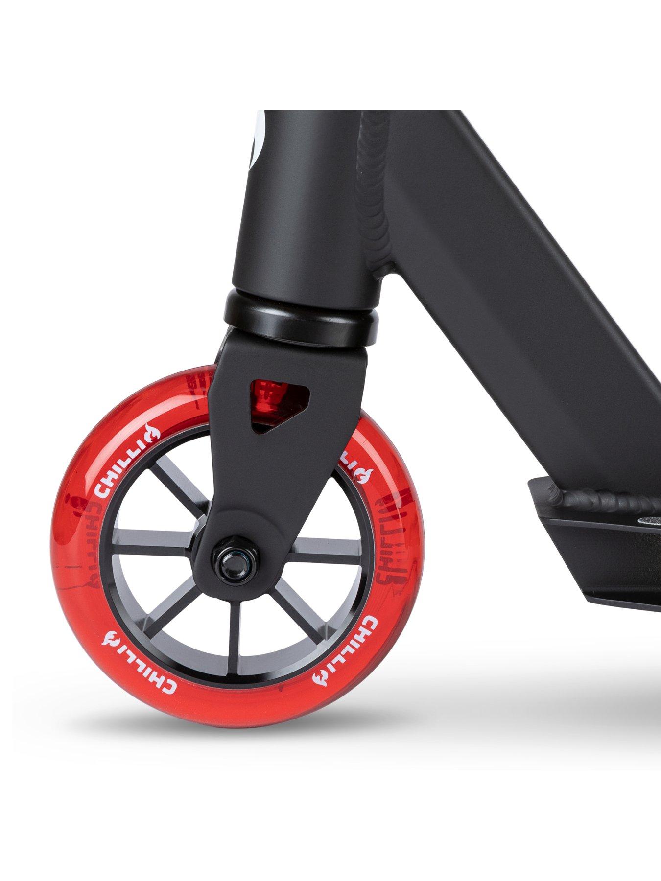 Image 4 of 7 of Micro Scooter Chilli Base S Stunt Scooter: Red