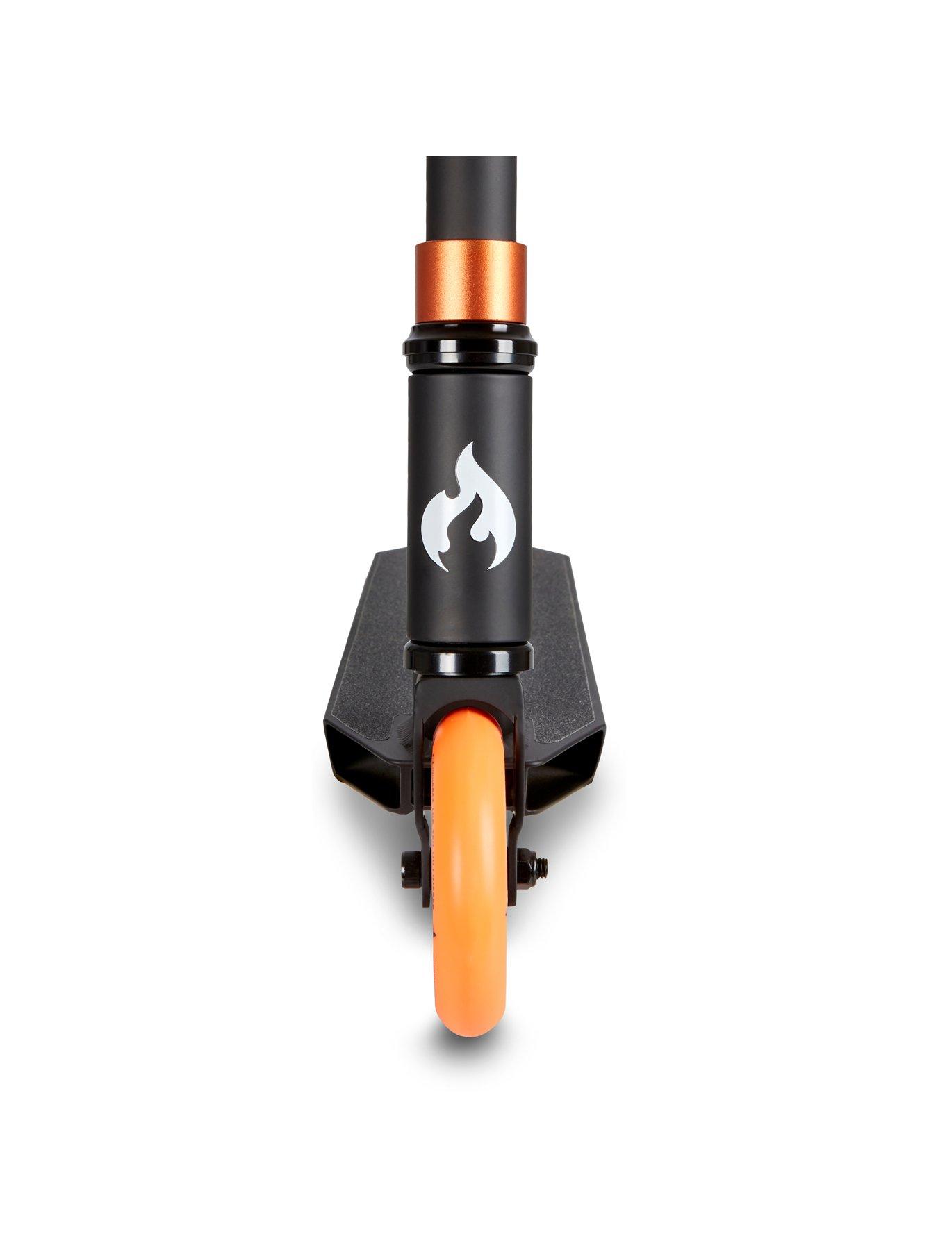 Image 4 of 7 of Micro Scooter Chilli Base Stunt Scooter: Orange