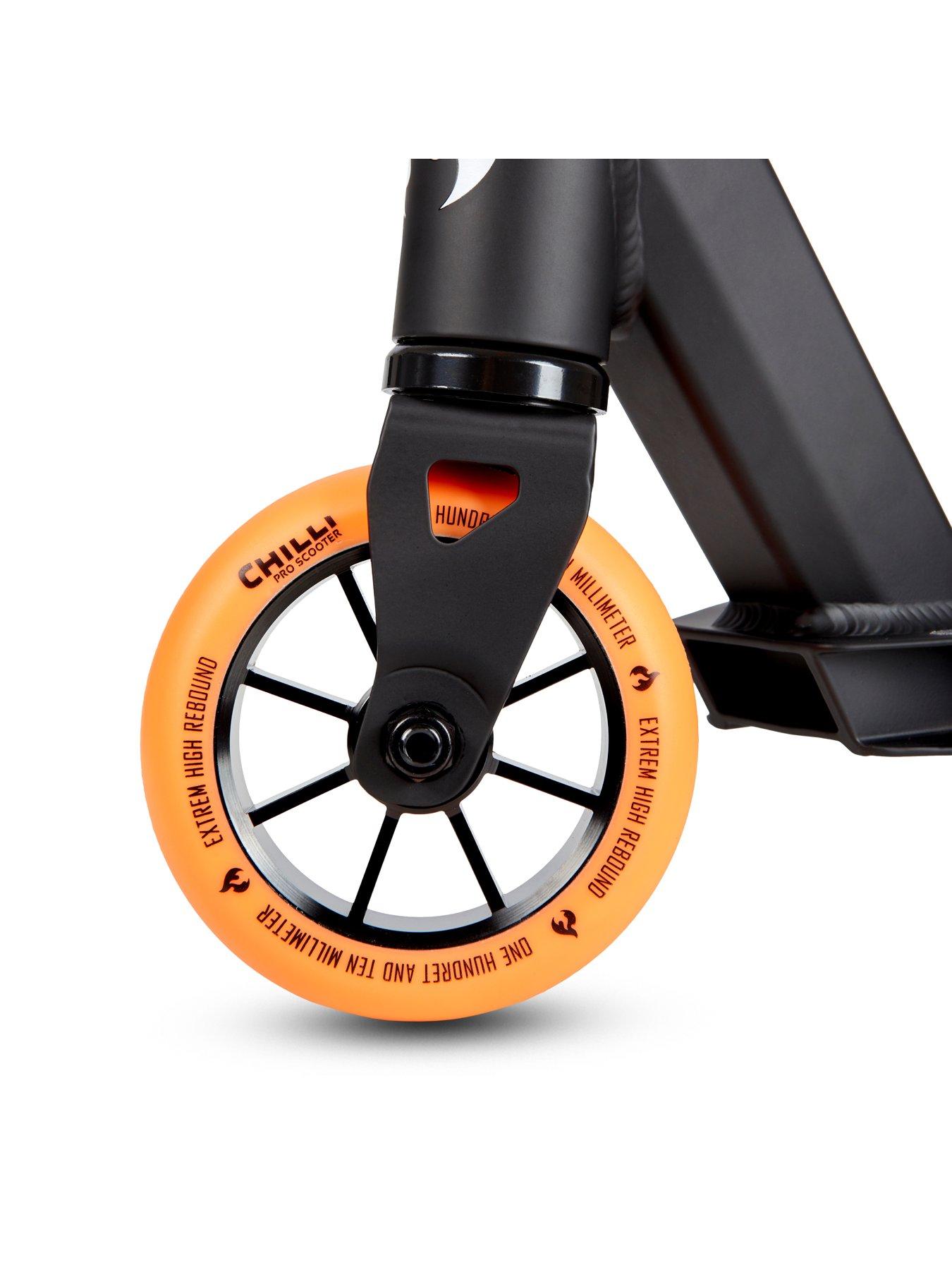 Image 5 of 7 of Micro Scooter Chilli Base Stunt Scooter: Orange