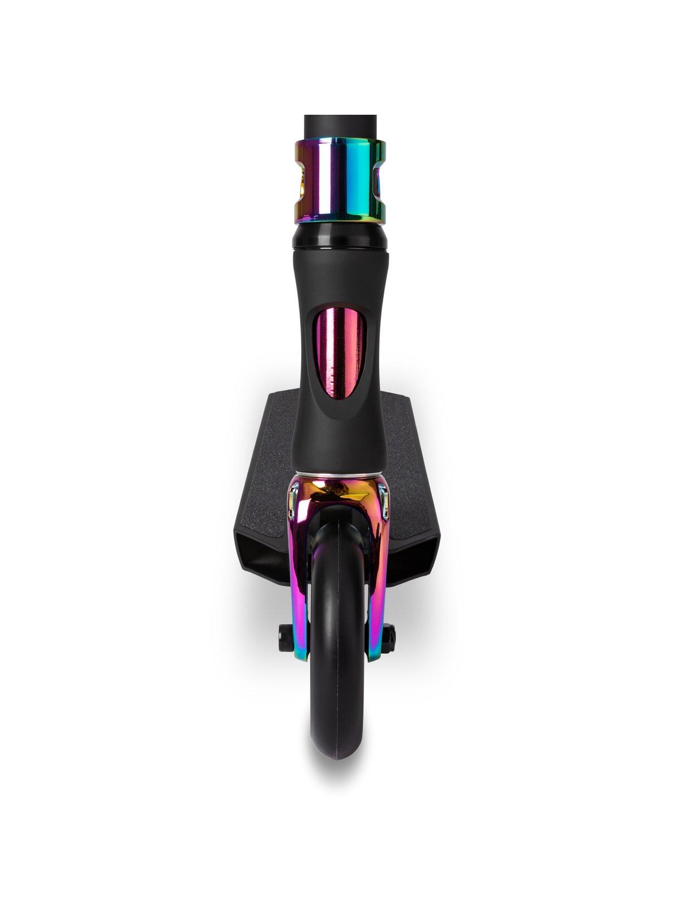 Image 5 of 8 of Micro Scooter Chilli Beast V2 Stunt Scooter: Black Neochrome