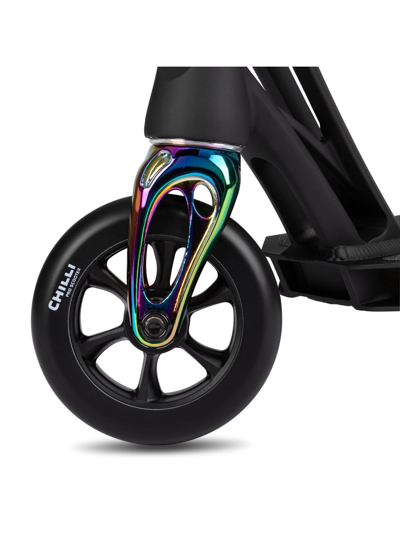 Image 6 of 8 of Micro Scooter Chilli Beast V2 Stunt Scooter: Black Neochrome