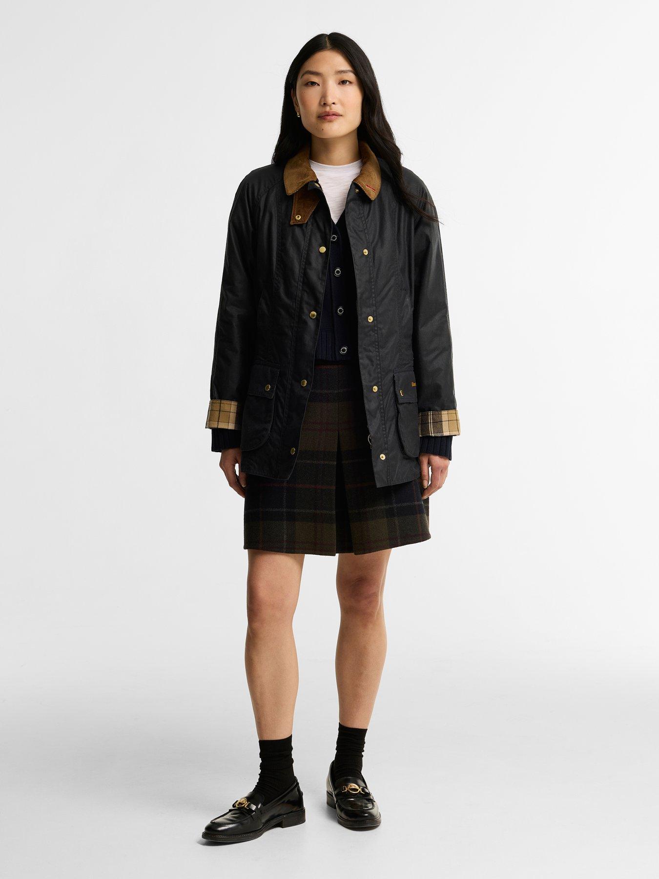 Image 3 of 6 of Barbour Icons Beadnell Wax Jacket