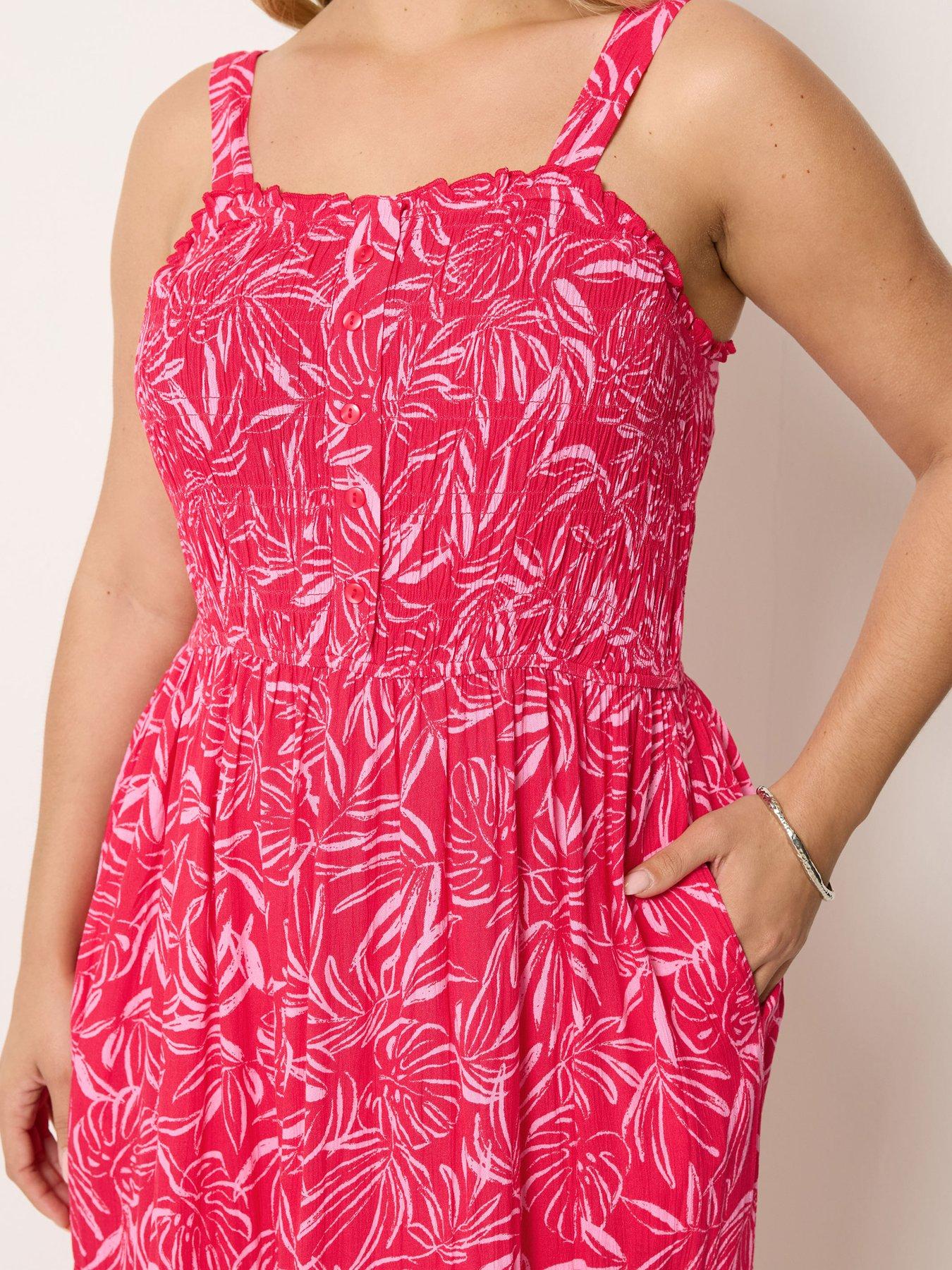 Image 4 of 4 of Yours Curve Leaf Print Tiered Maxi Dress - Red