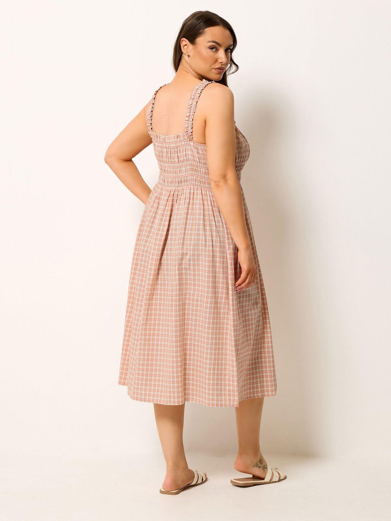 Image 2 of 4 of Yours Curve Gingham Milkmaid Dress - Pink