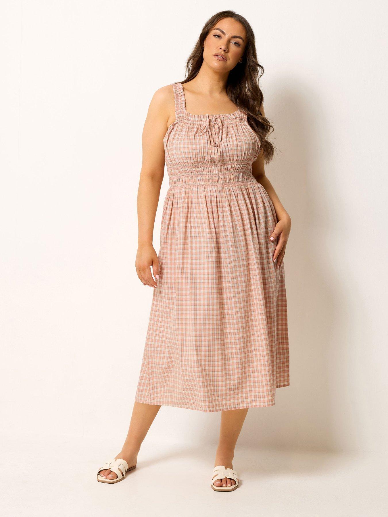 Image 3 of 4 of Yours Curve Gingham Milkmaid Dress - Pink