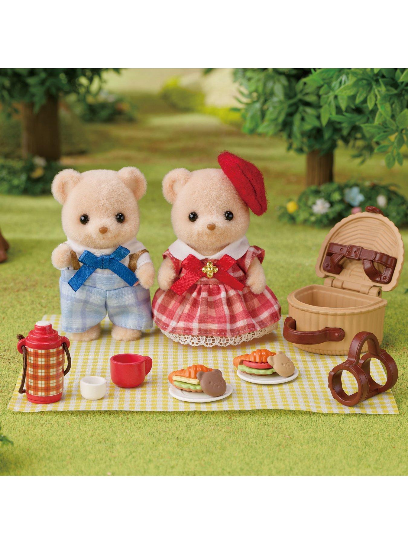 Image 2 of 4 of Sylvanian Families Biscuit Bear Sister &amp; Brother - Delicious Picnic-
