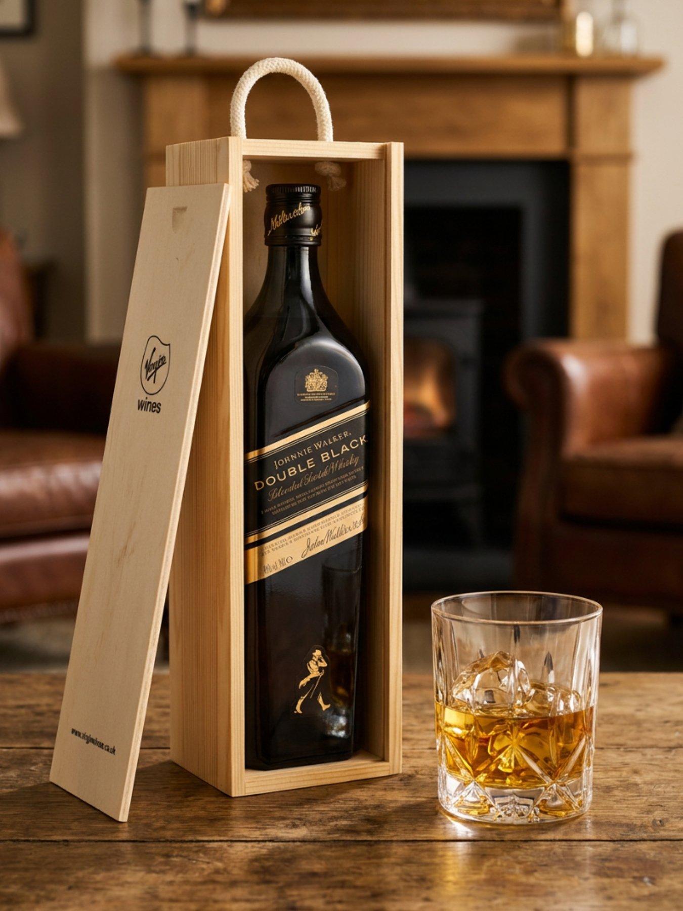 50年以上前のJohnnie Walker 750ml ギフトボックス Virgin Wines Johnnie Walker Whisky In Wooden Gift Box | Very
