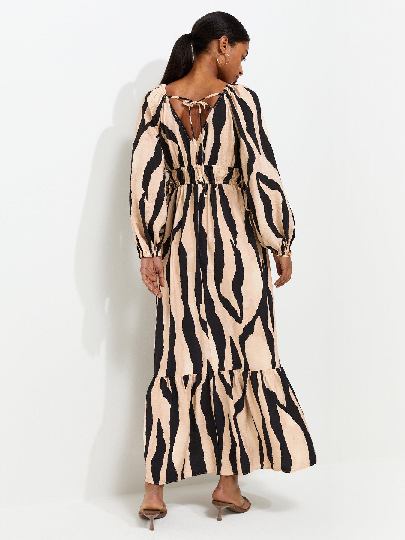Image 2 of 6 of New Look Abstract Print V-Neck Maxi Dress - Brown