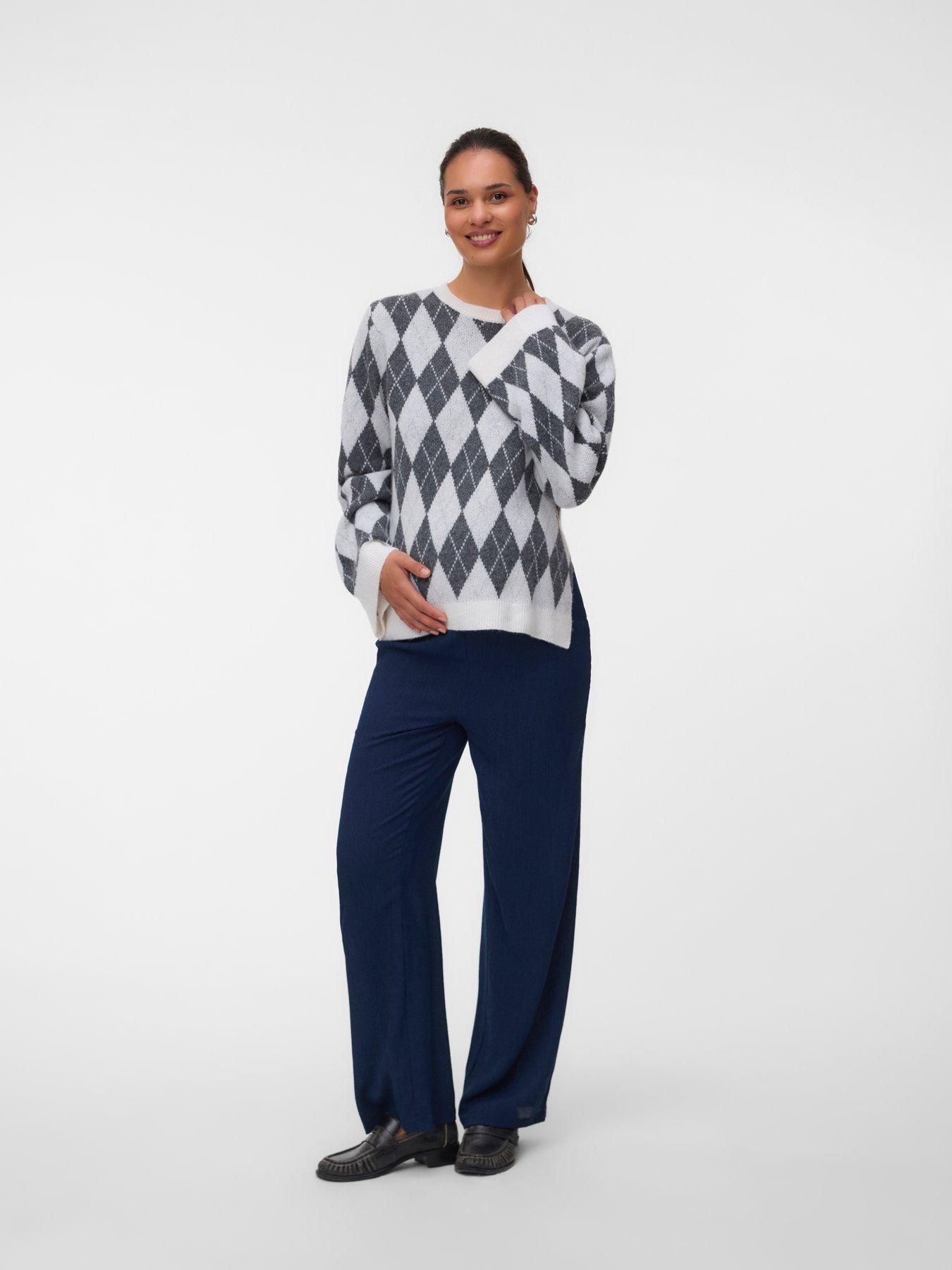Image 3 of 5 of Mamalicious Mlargyle Vita Women's Argyle Pattern Long Sleeve Knit Jumper - Beige