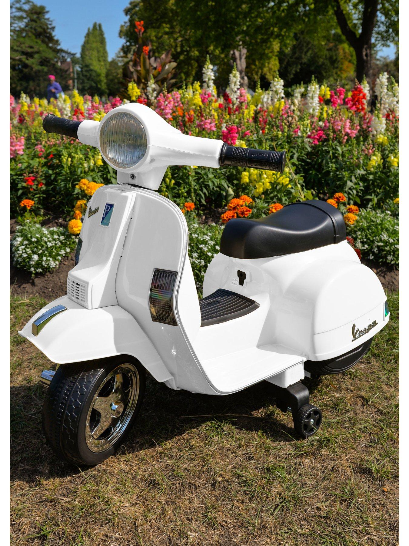 Image 2 of 7 of MoVe 6V Vespa
