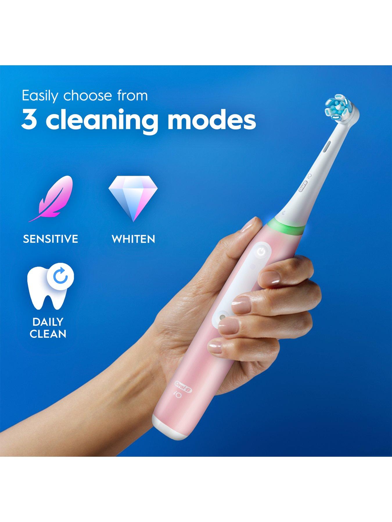 Image 7 of 8 of Oral-B Oral-B iO3 Blush Pink + Travel Case