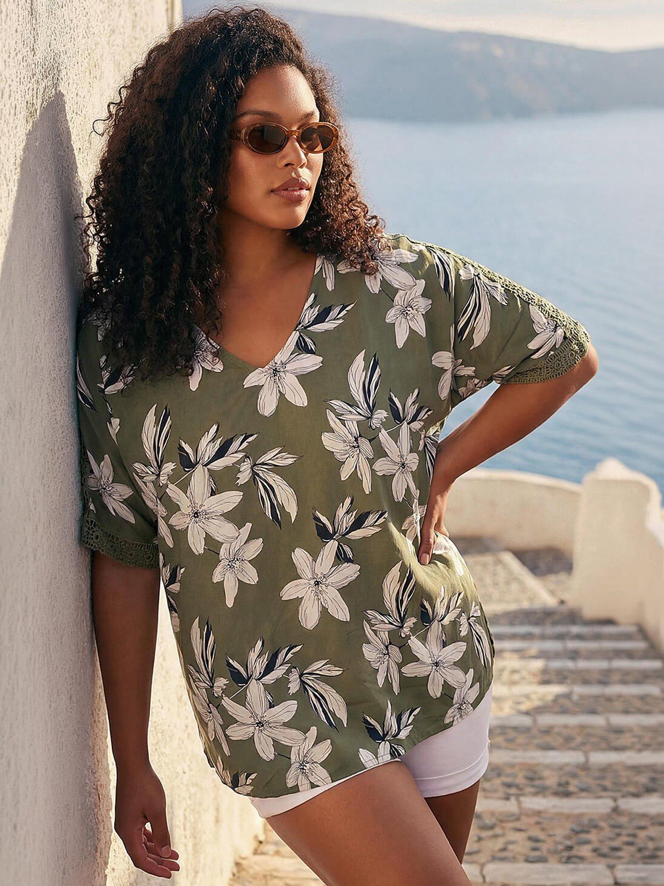 Roman Curve Floral Print Crochet Top