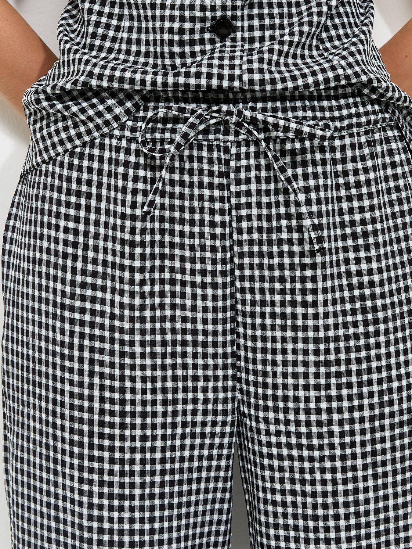 Image 4 of 5 of New Look Gingham Print Wide Leg Drawstring Trousers - Black