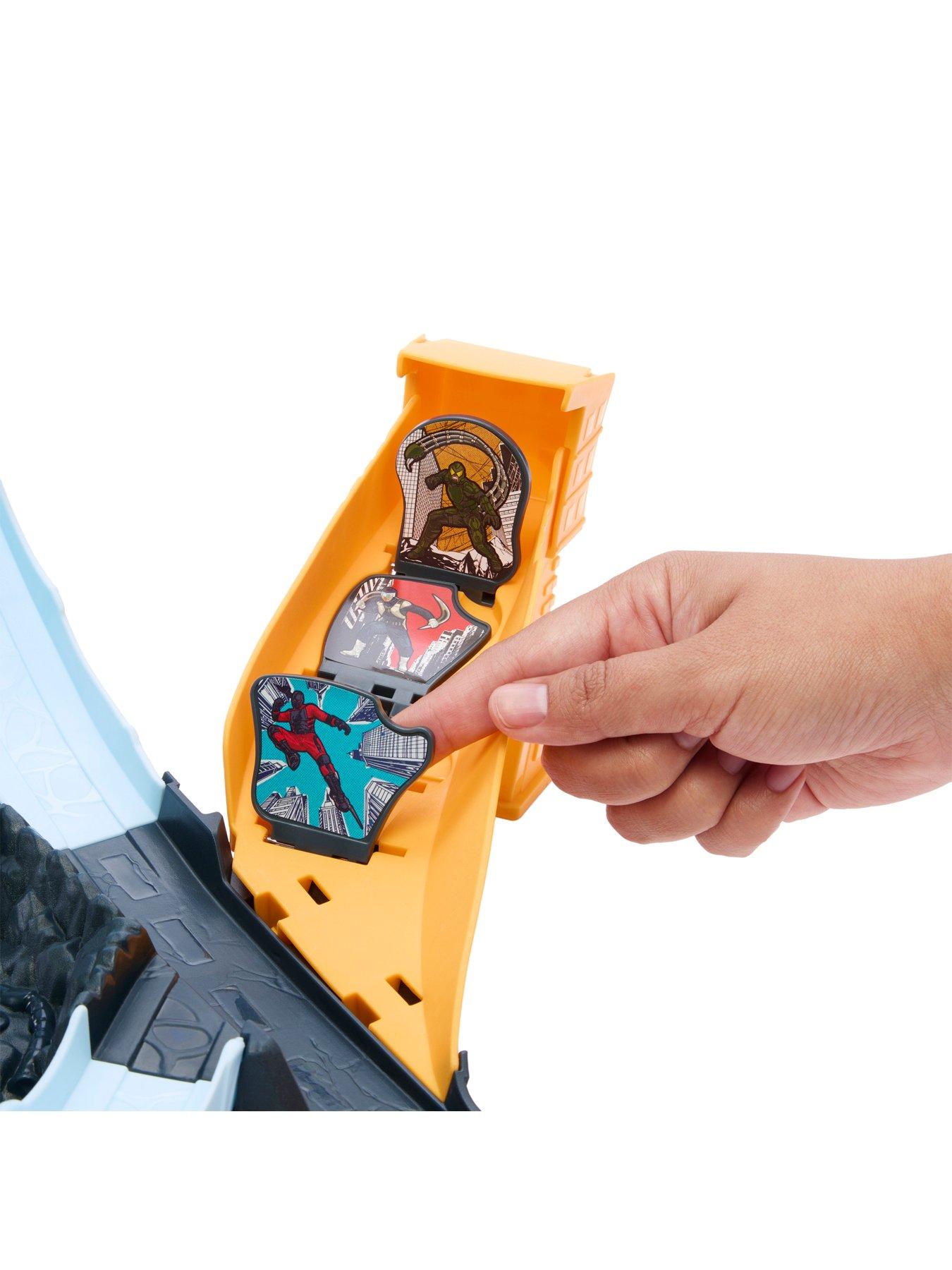 Image 3 of 6 of Hot Wheels Hot Wheels Superstar Speeders Blue Oasis Trackset