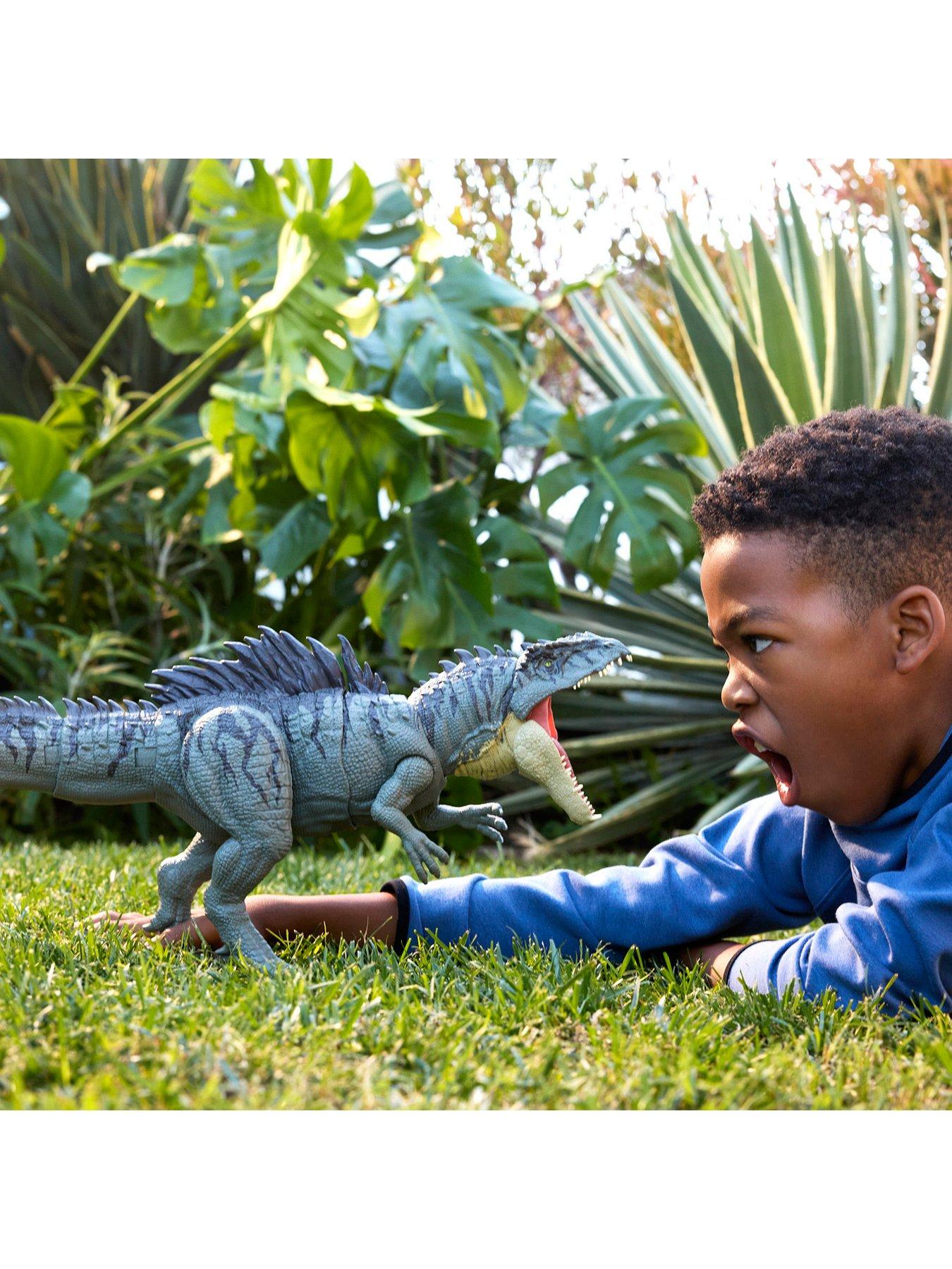 JURASSIC WORLD Colossal Chomp Giganotosaurus Action Figure | Very