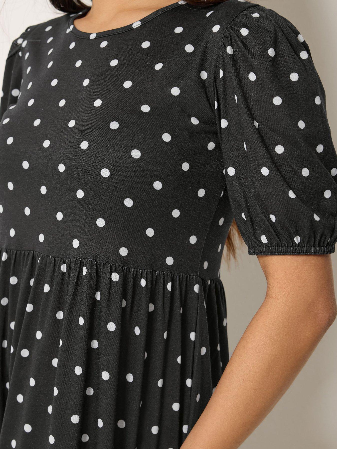 Image 4 of 4 of PixieGirl Petite Spot Tiered Maxi Dress - Black