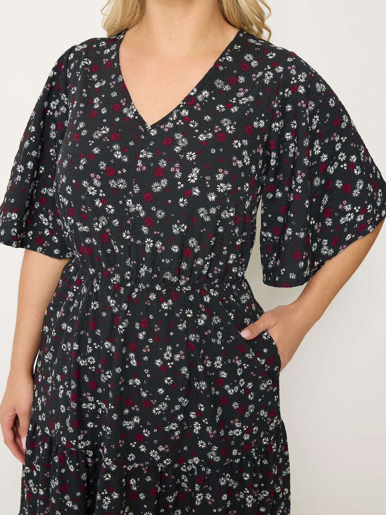 Image 4 of 4 of Yours Curve Floral Ditsy Print Textured Maxi Dress - Black
