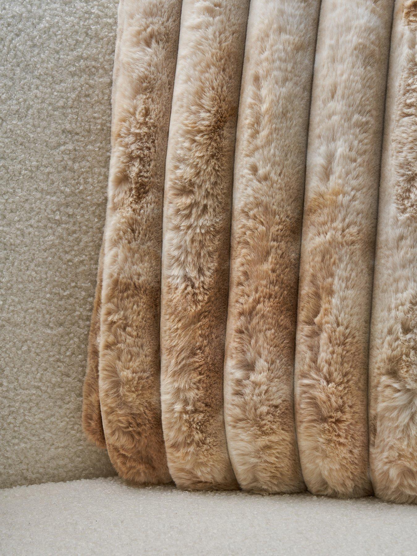 Image 4 of 6 of The Very Collection Marled Rib Cushion