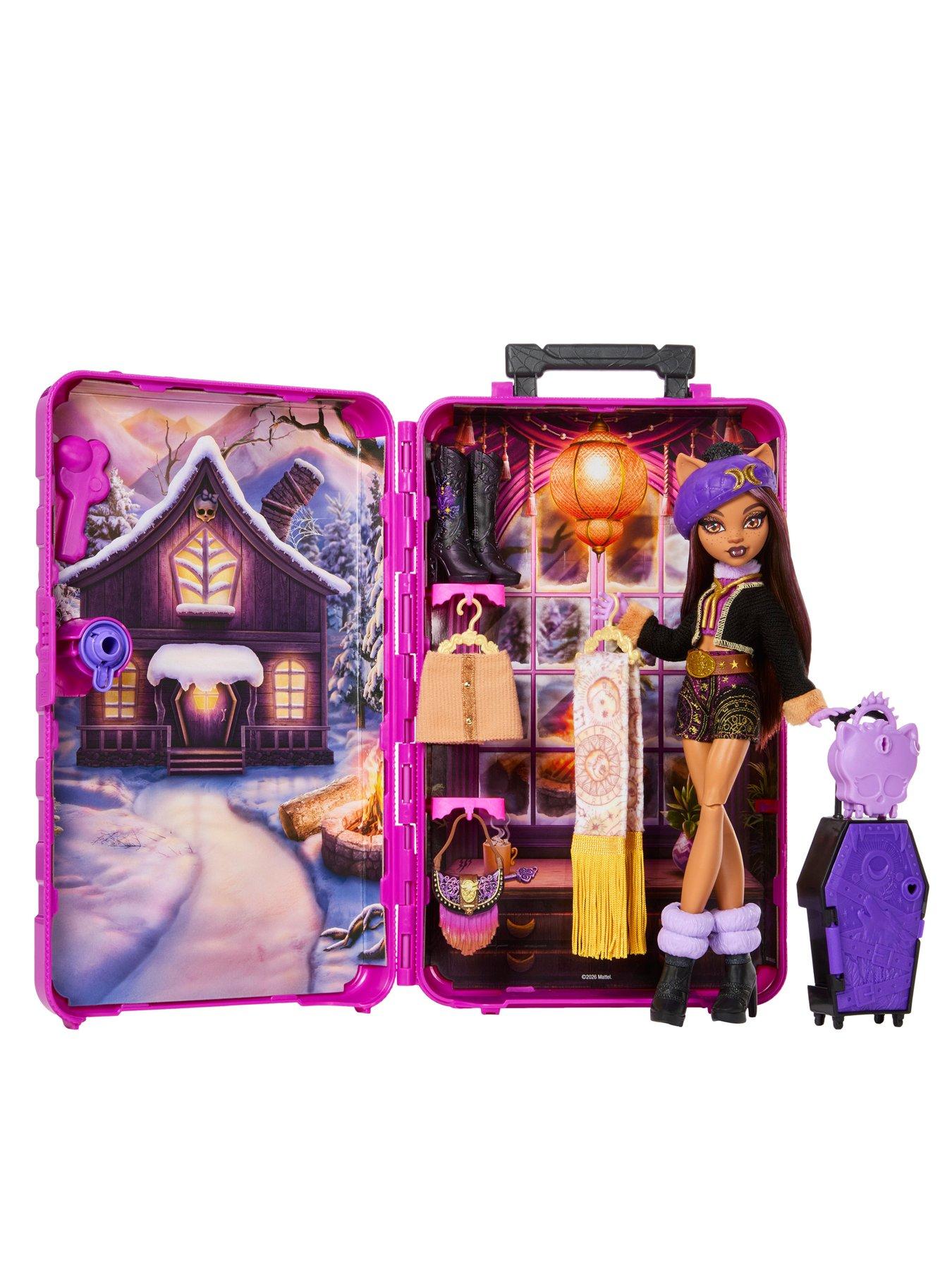 Image 3 of 6 of Monster High <p>Skulltimate Secrets Clawdeen Wolf Cabin Slay-cation Doll</p>