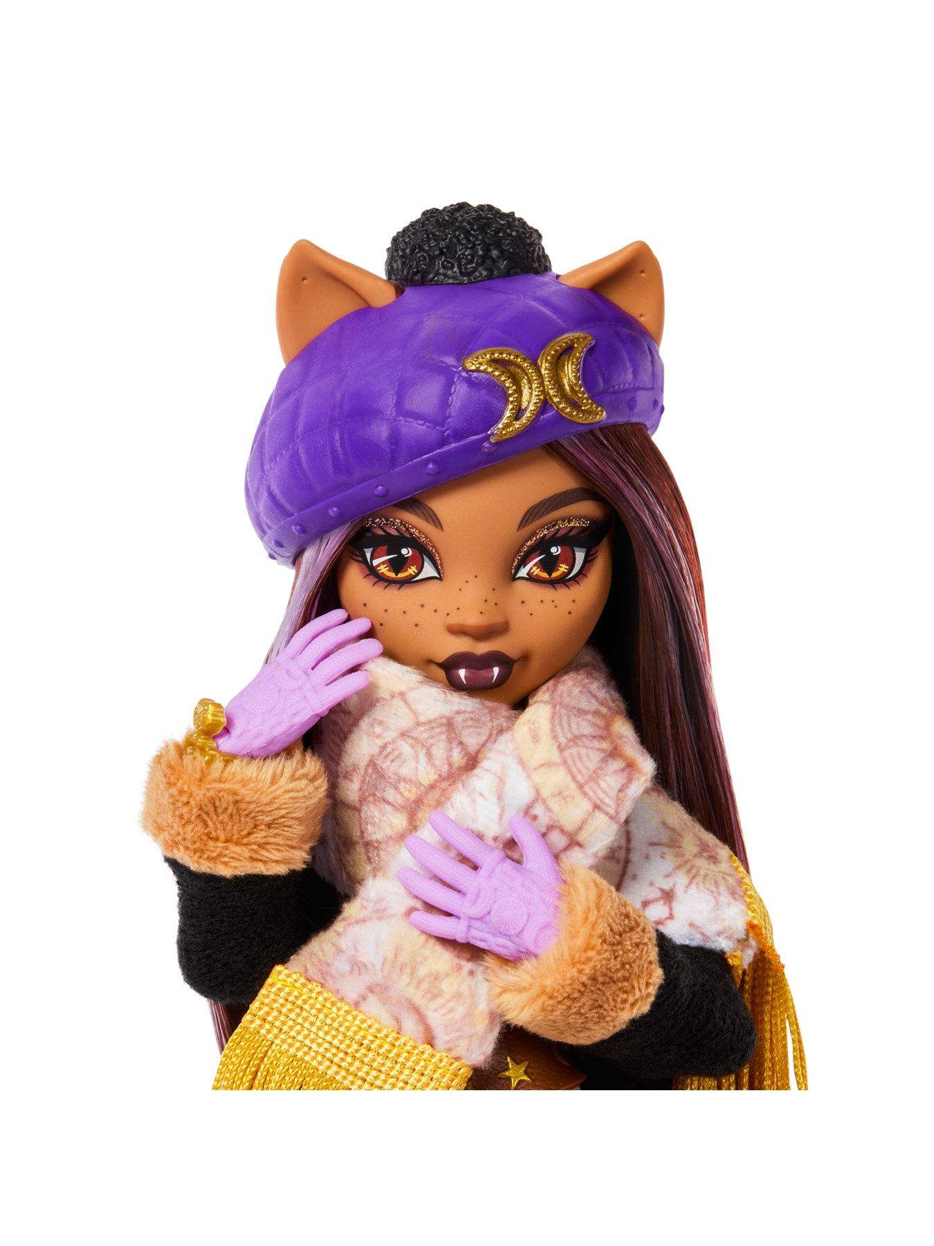 Image 4 of 6 of Monster High <p>Skulltimate Secrets Clawdeen Wolf Cabin Slay-cation Doll</p>