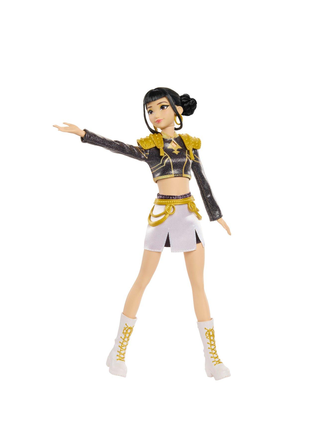 Image 3 of 7 of K-Pop Demon Hunters Press-To-Sing Zoey Singing Doll