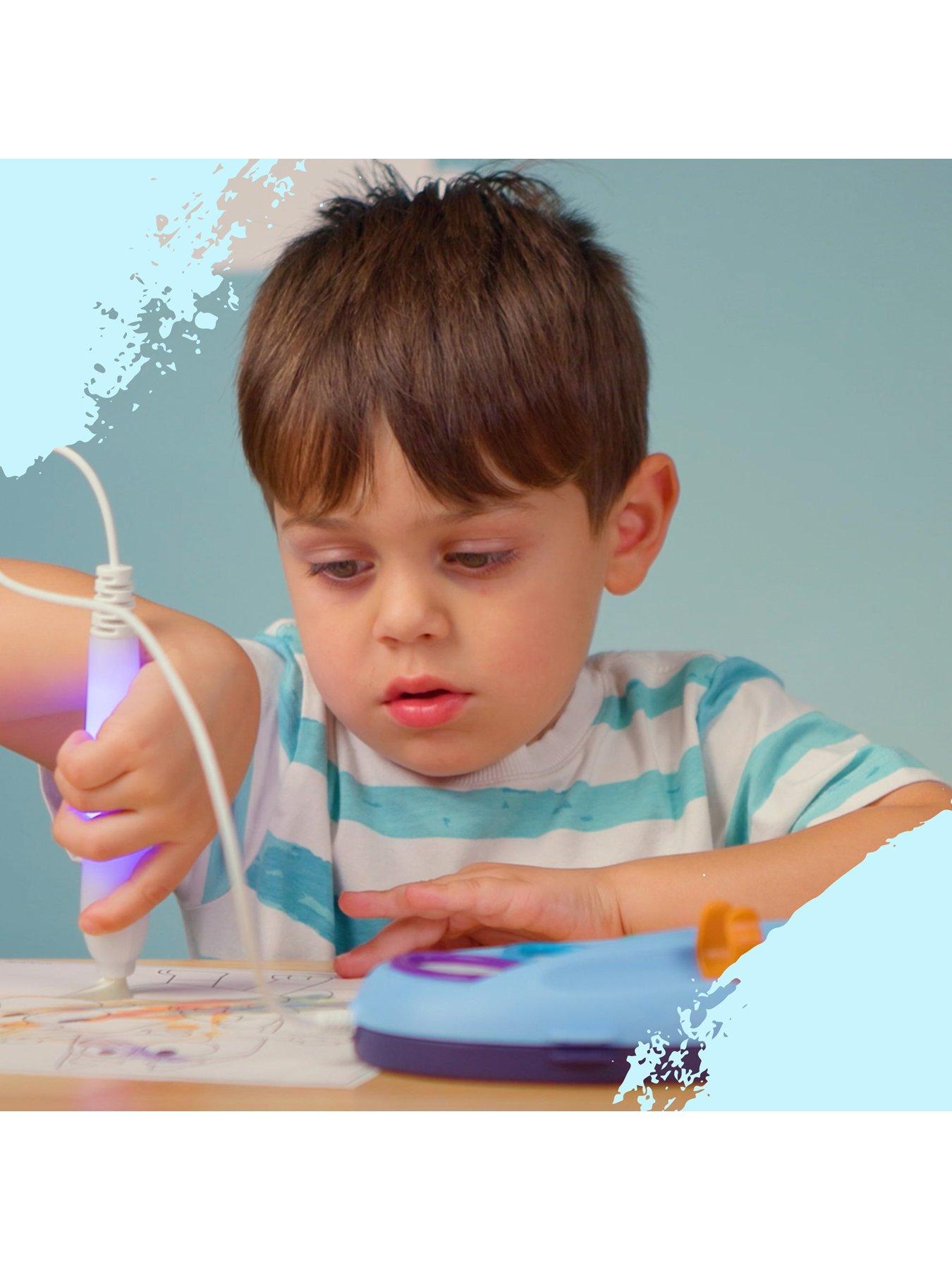 Image 5 of 7 of Crayola Bluey Light-Up Colour Wonder Paint Set
