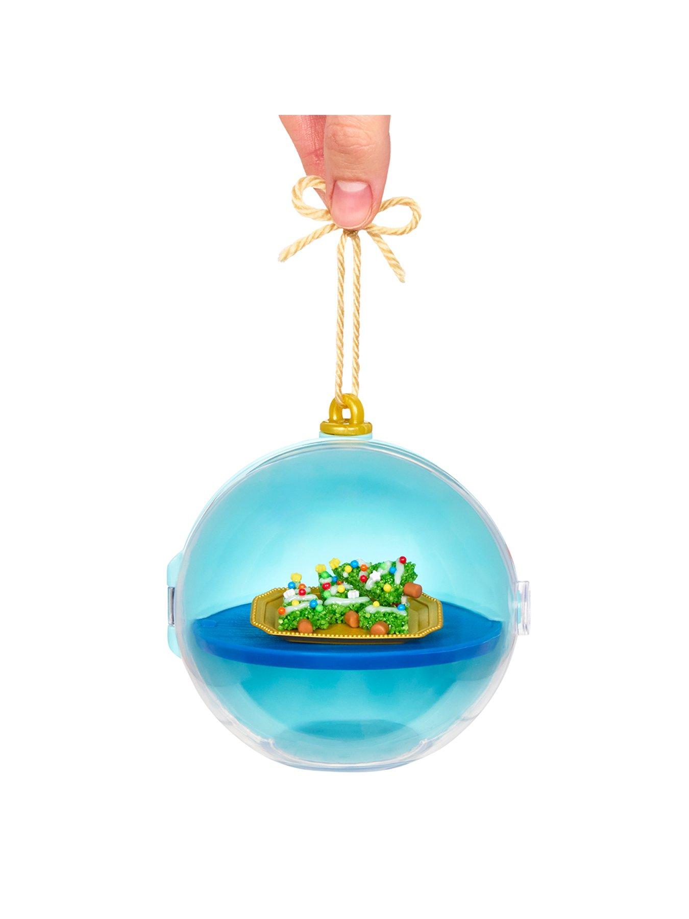 Image 6 of 7 of Mini Verse Make It Mini Holiday Mystery Capsule with Festive DIY Collectible<br /><br />&nbsp;