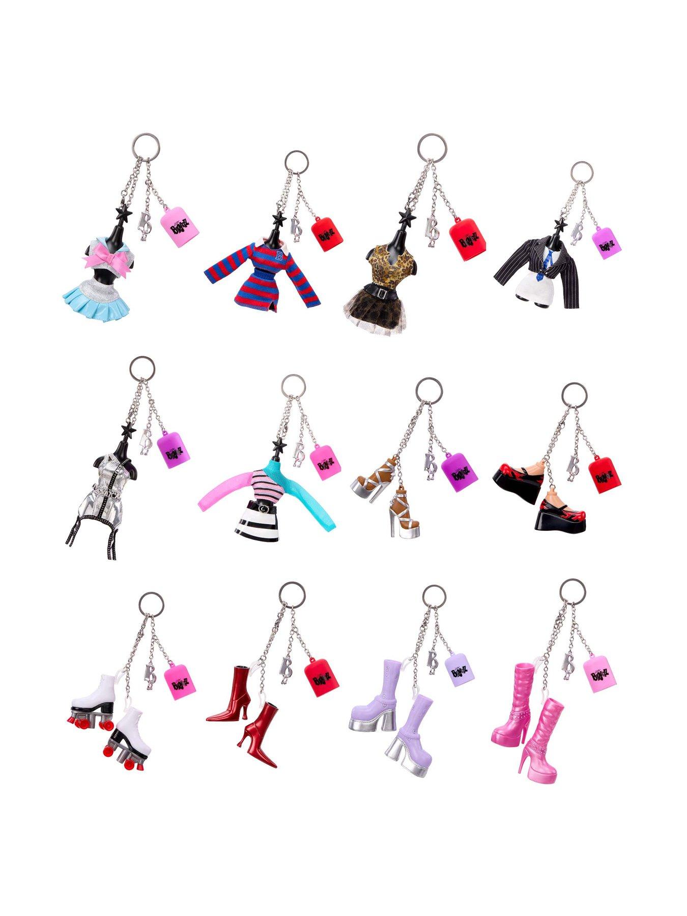 Image 2 of 7 of Bratz All Dolled Up Fashion And Makeup Pack Doll Accessory Set