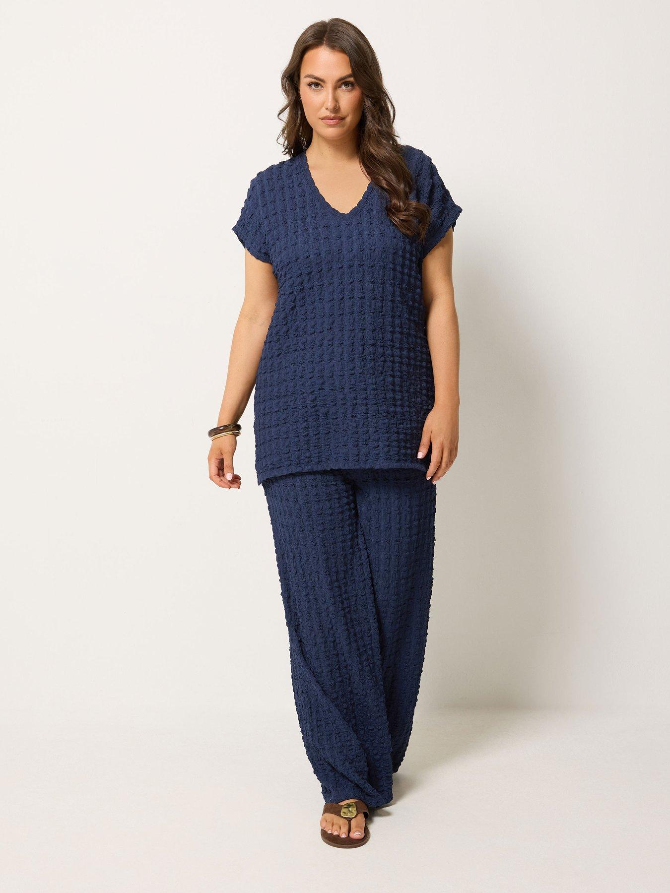 Image 3 of 4 of Yours Curve Bubble Texture Top - Blue
