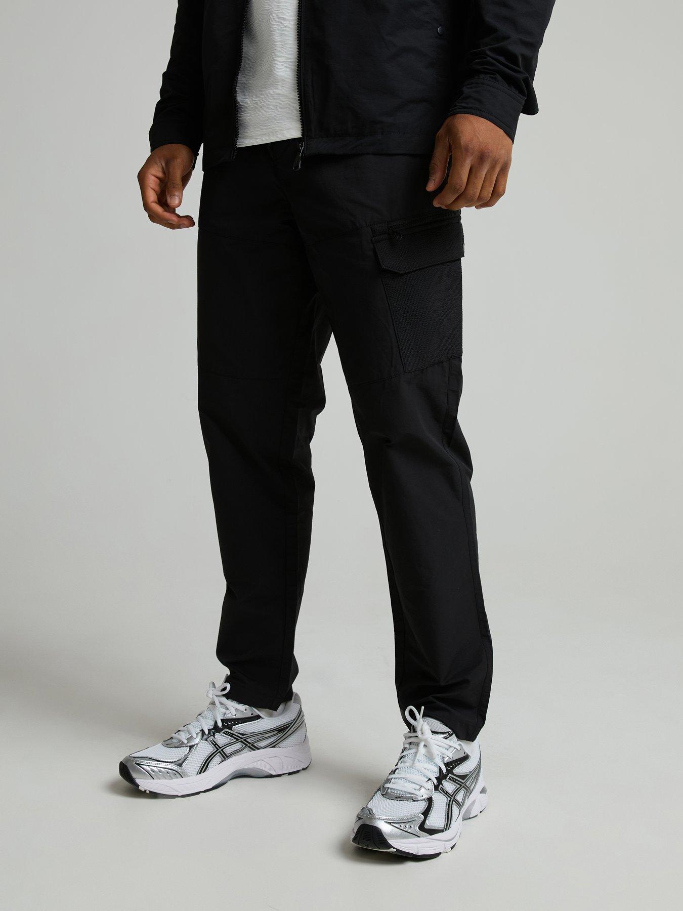 Image 1 of 5 of Alessandro Zavetti Alessandro Zavetti Ferruccio 2.0 Woven Cargo Trousers - Black