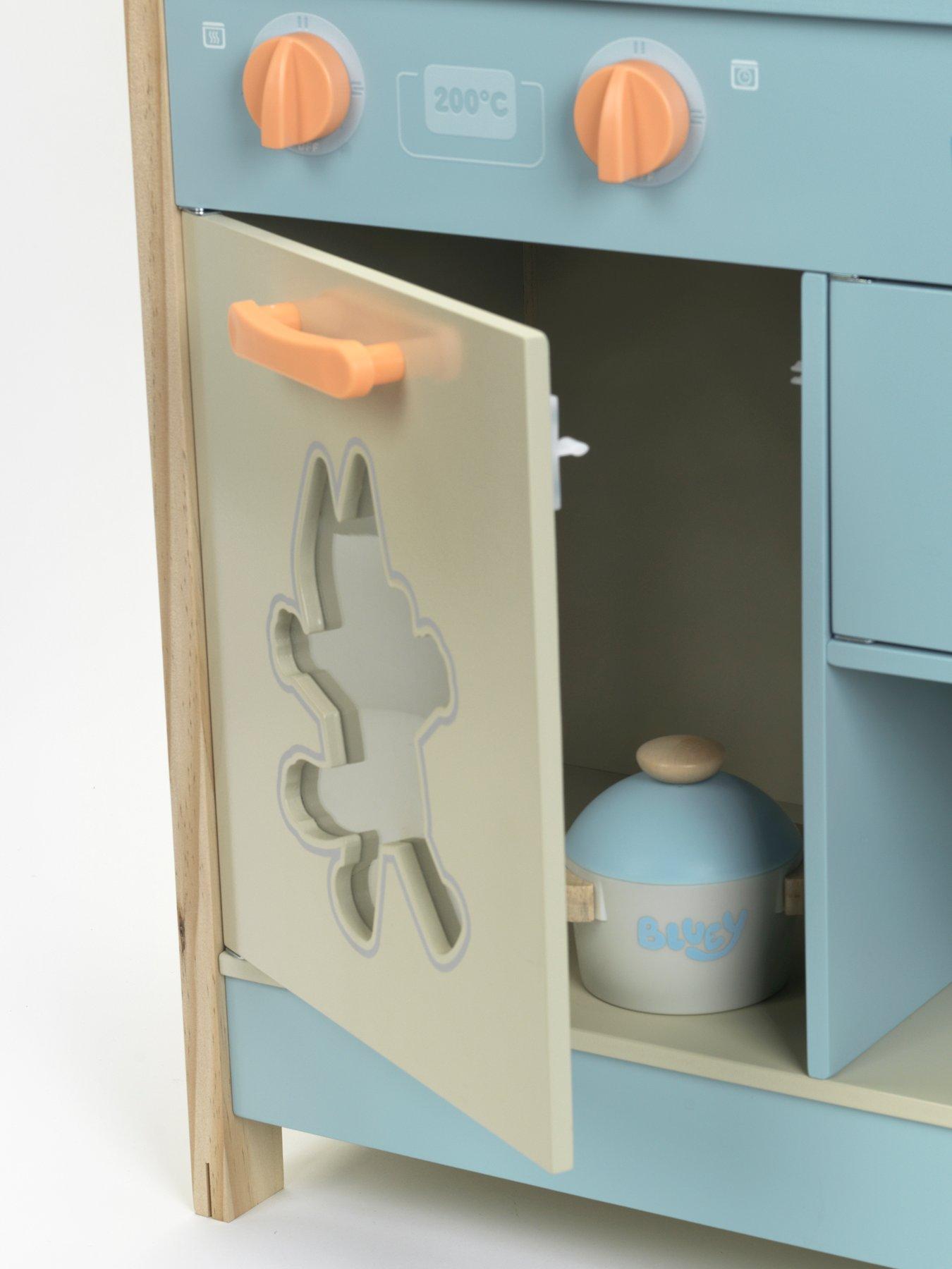 Image 6 of 7 of Bluey Sound And Light Family Kitchen Play Kitchen