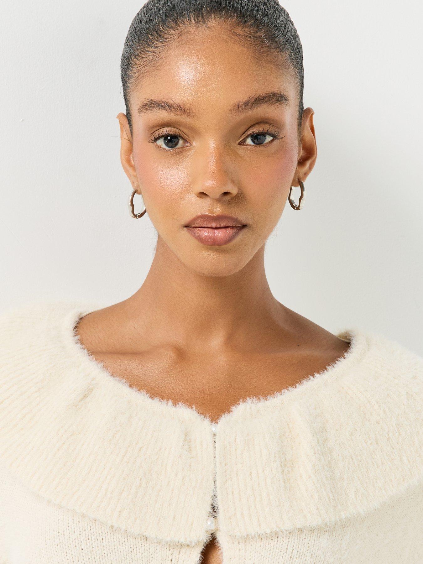 Image 4 of 6 of Vero Moda Womens PUFF Ruffle Collar V-Neck Cardigan - Beige