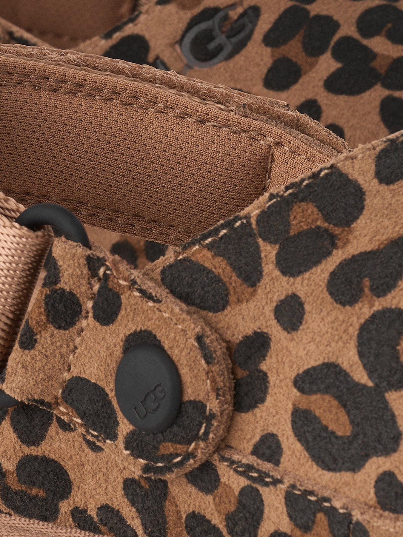 Image 5 of 5 of UGG Goldenstar Spotted Clog - Tan