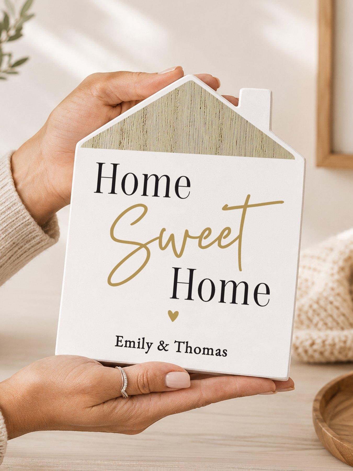 Image 4 of 4 of The Personalised Memento Company Personalised Black & Gold Wooden House Ornament