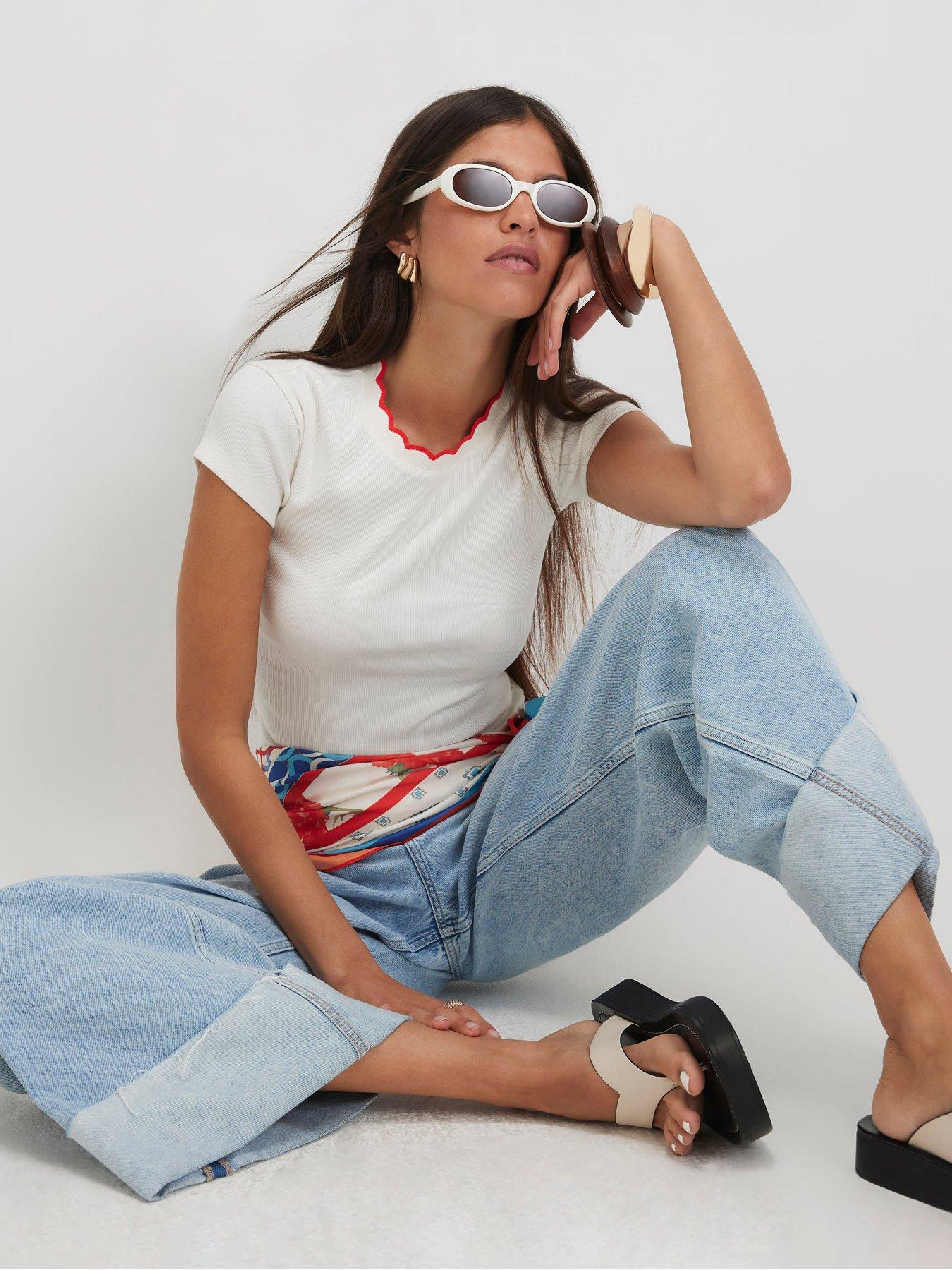 Image 4 of 6 of River Island Scallop Trim T-Shirt - White