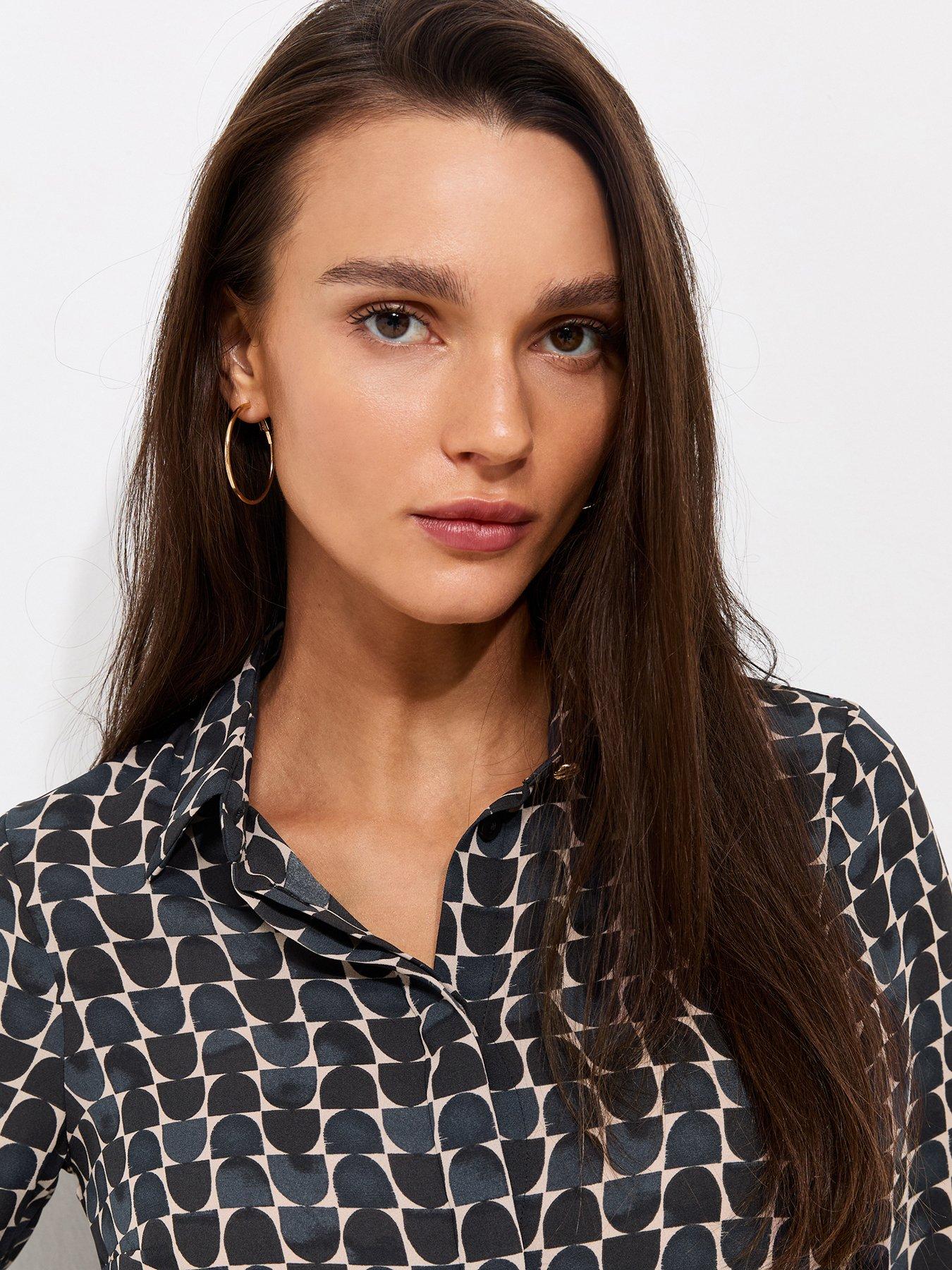 Image 4 of 5 of New Look Geometric Print Long Sleeve Shirt - Blue