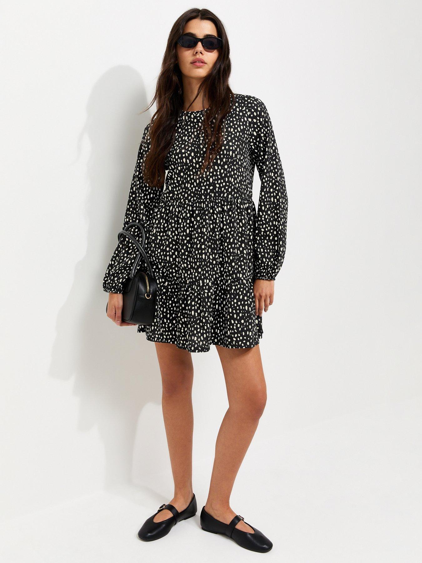 Image 3 of 5 of New Look Black Abstract Pattern Crinkle Texture Mini Smock Dress