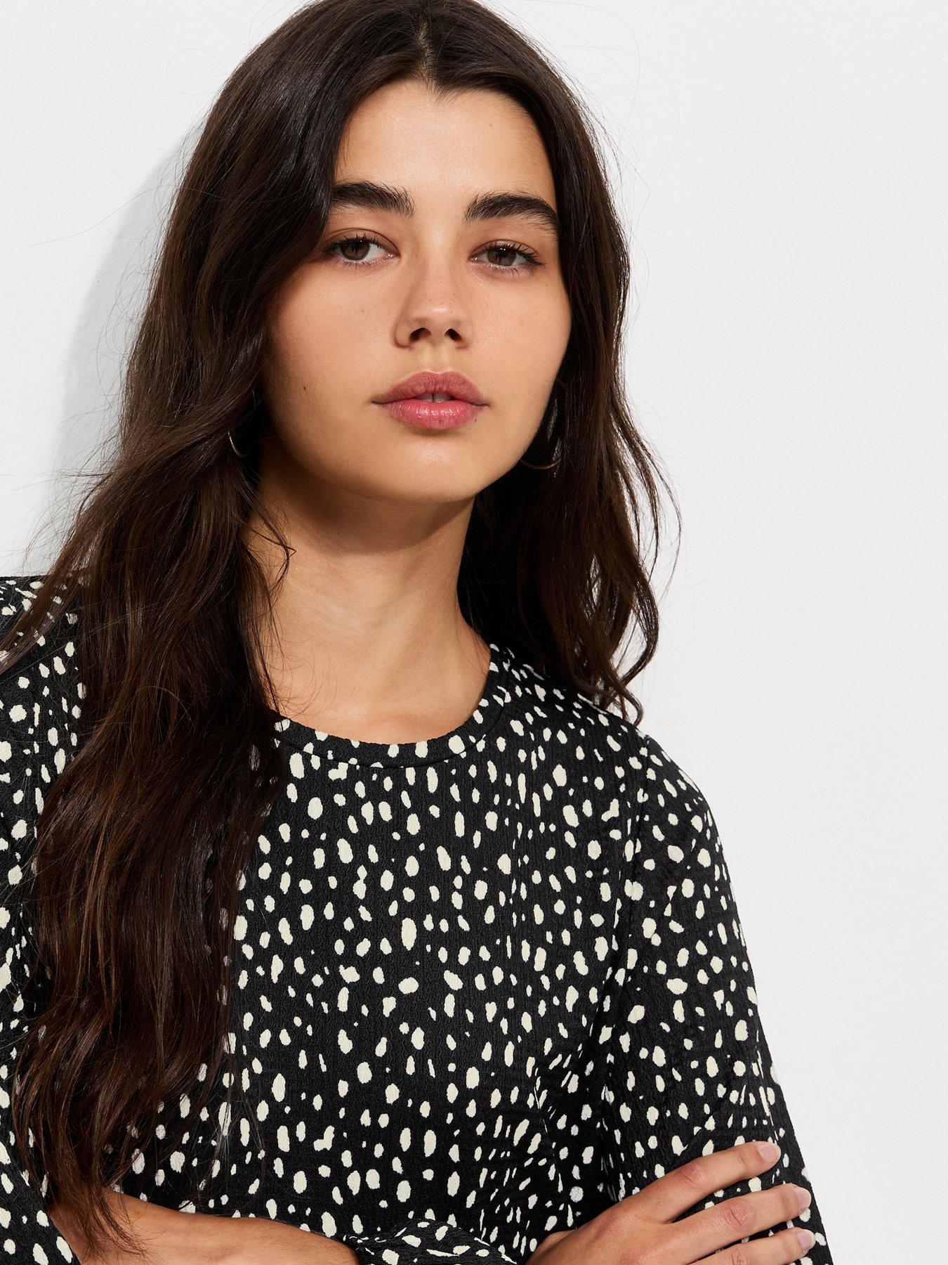 Image 4 of 5 of New Look Black Abstract Pattern Crinkle Texture Mini Smock Dress