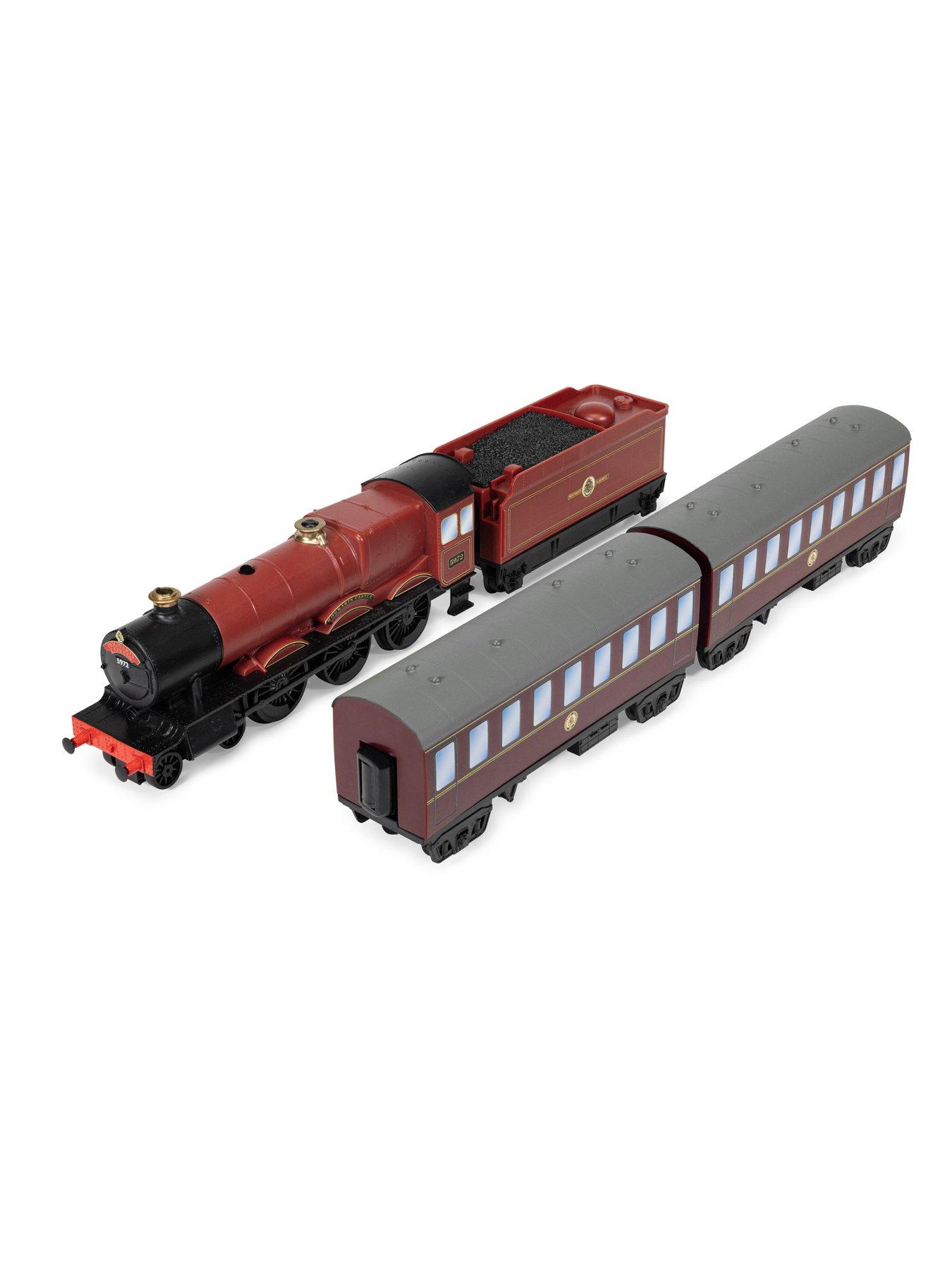 Image 3 of 7 of Hornby Harry Potter Steam And Light Hogwarts Express Train Set