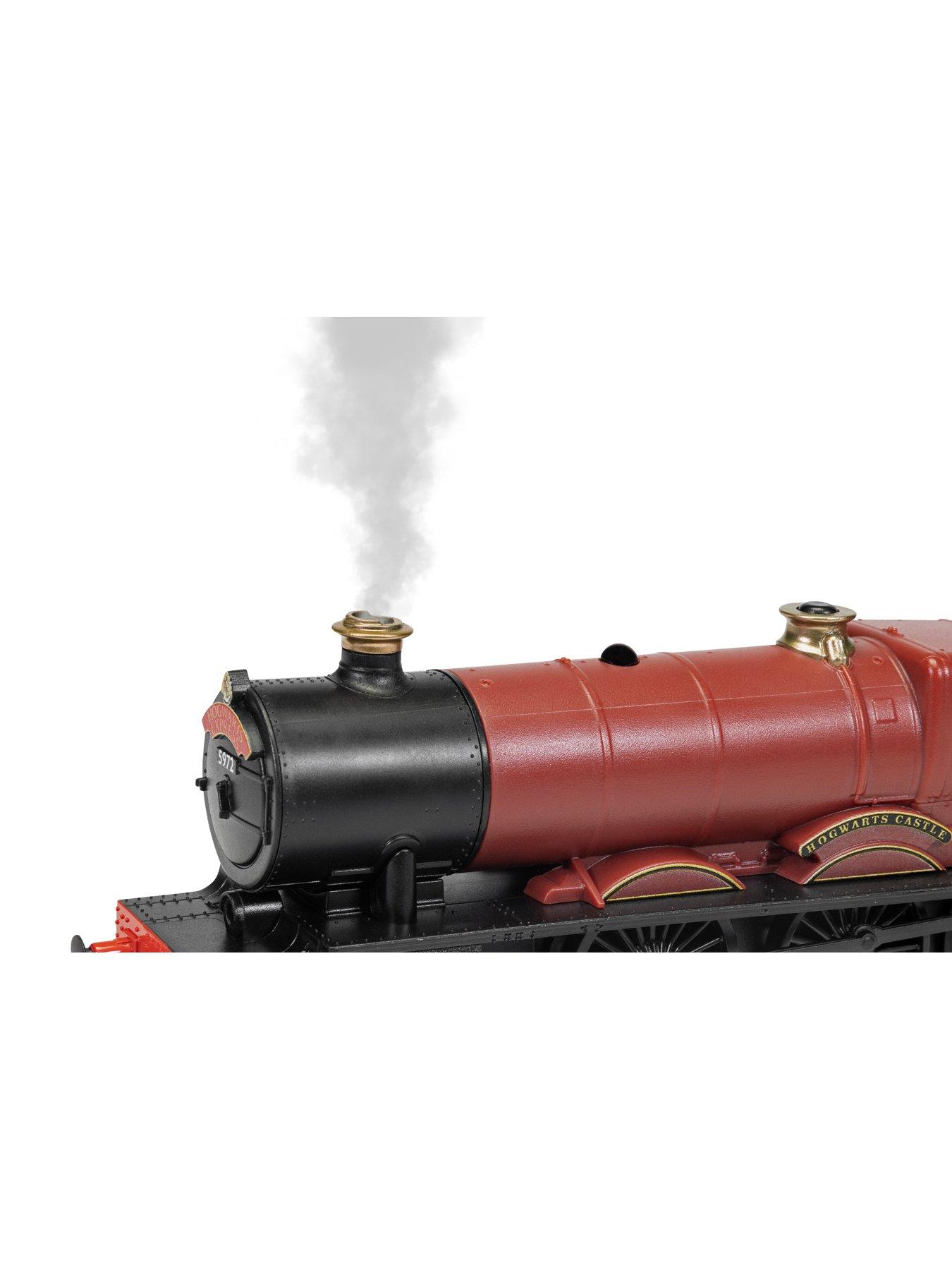 Image 5 of 7 of Hornby Harry Potter Steam And Light Hogwarts Express Train Set