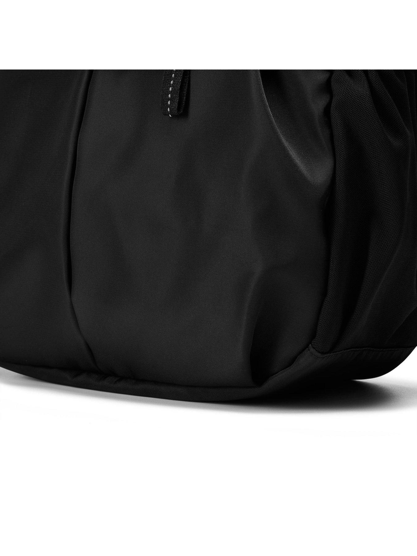 Image 5 of 6 of Clarks Cs Zippa Bp - Black