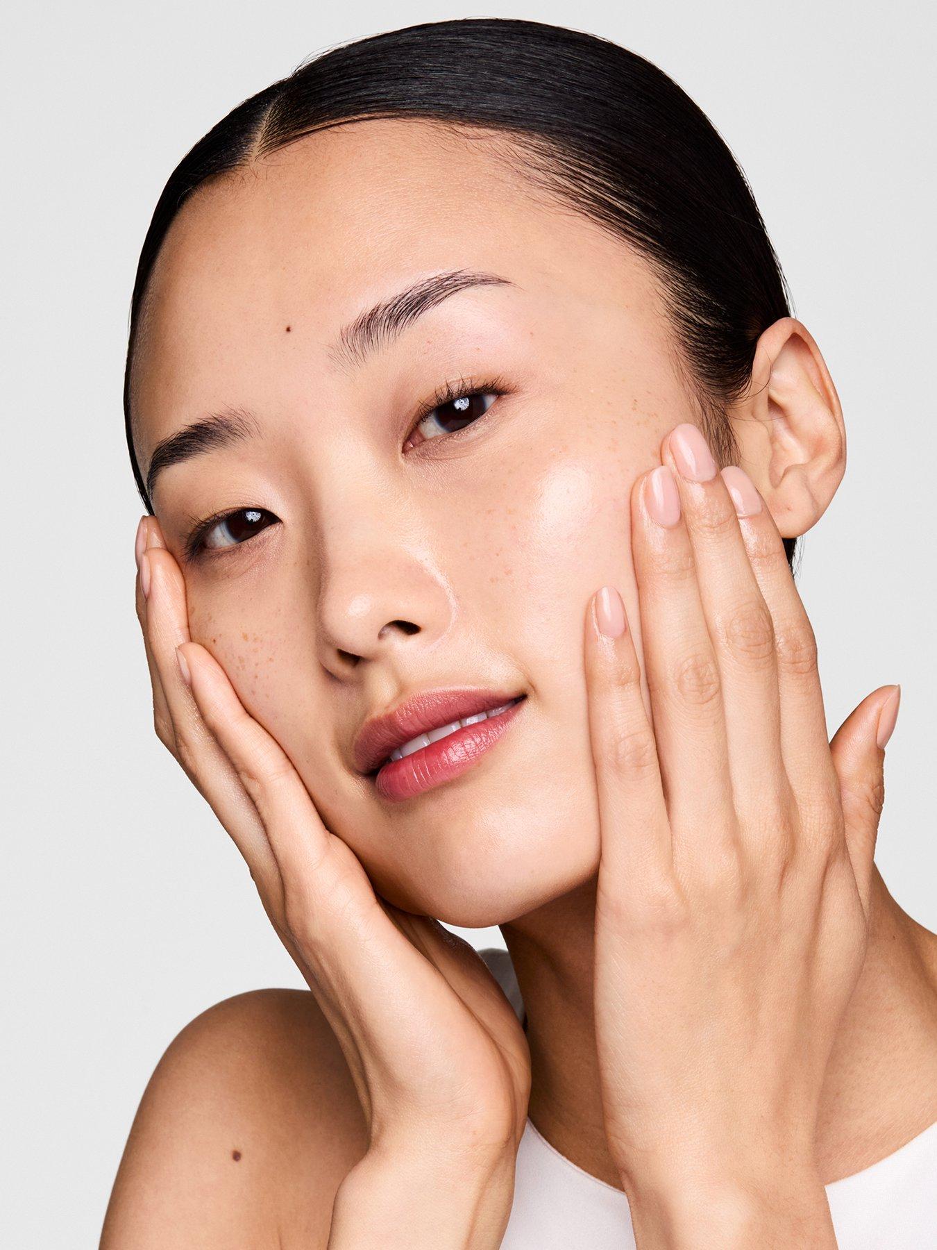 Image 3 of 4 of Estee Lauder Micro Essence Treatment Lotion Fresh with Sakura Ferment 200ml