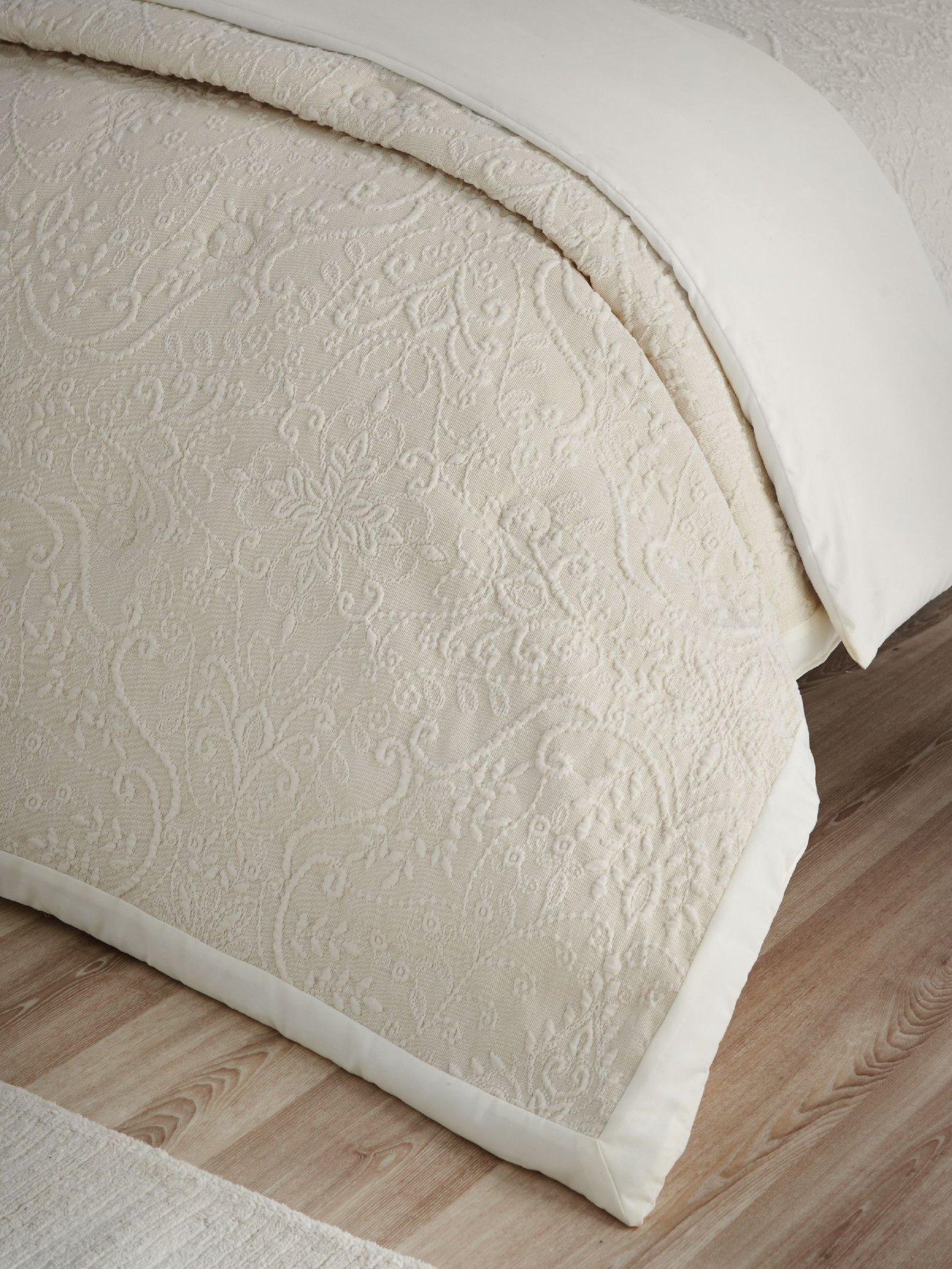 Catherine Lansfield Unisex Cream 'Amelia Jacquard' Bedspread In - Image 7